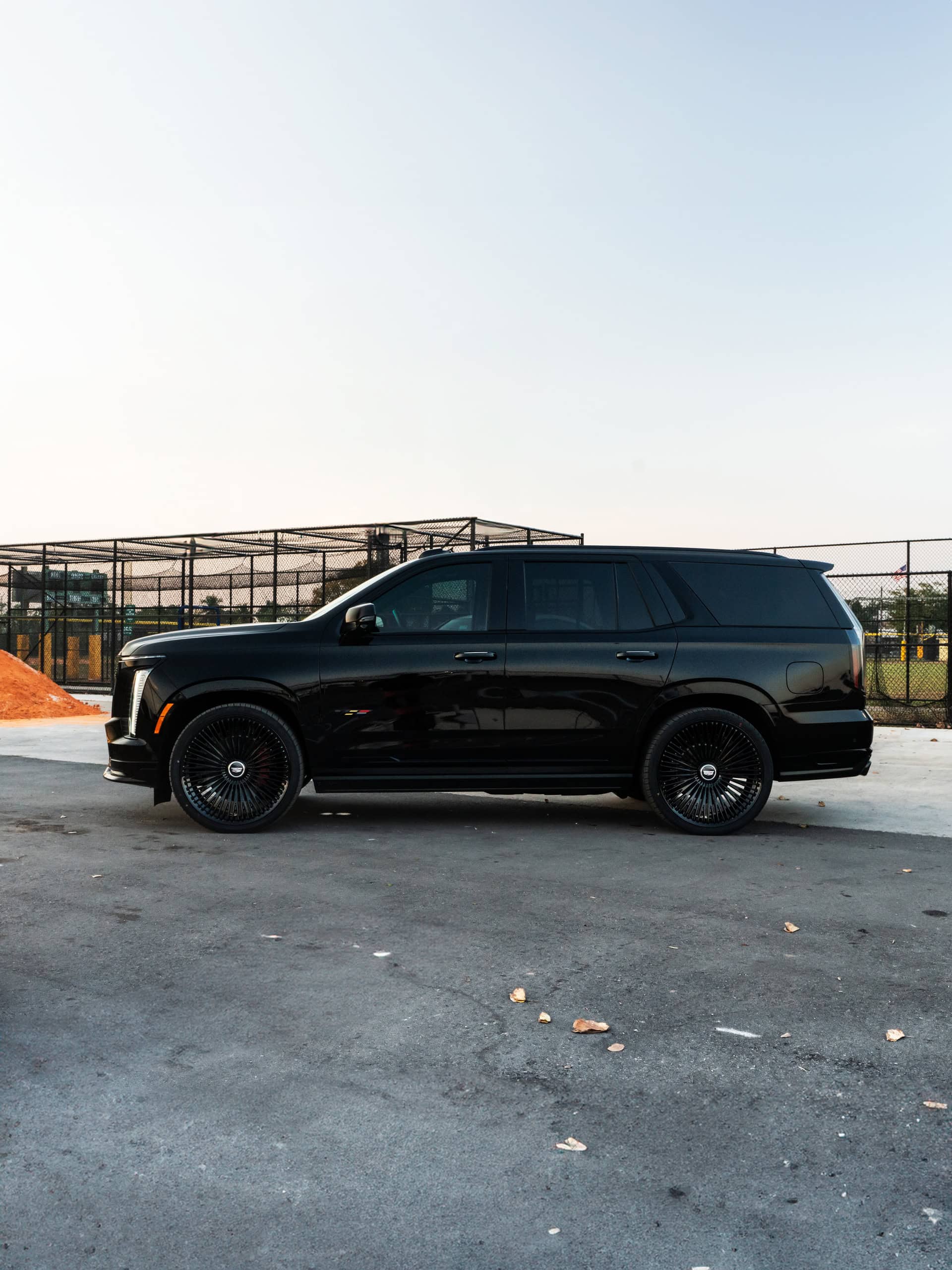 Cadillac Escalade | Black Raven | on 1886 G007 | Gloss Black