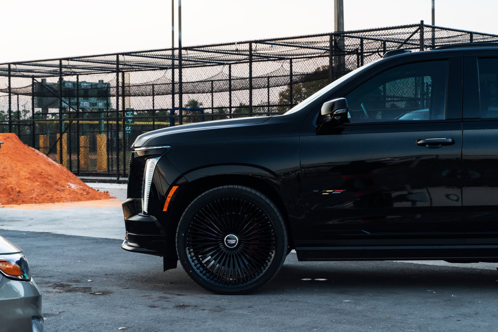 Cadillac Escalade | Black Raven | on 1886 G007 | Gloss Black