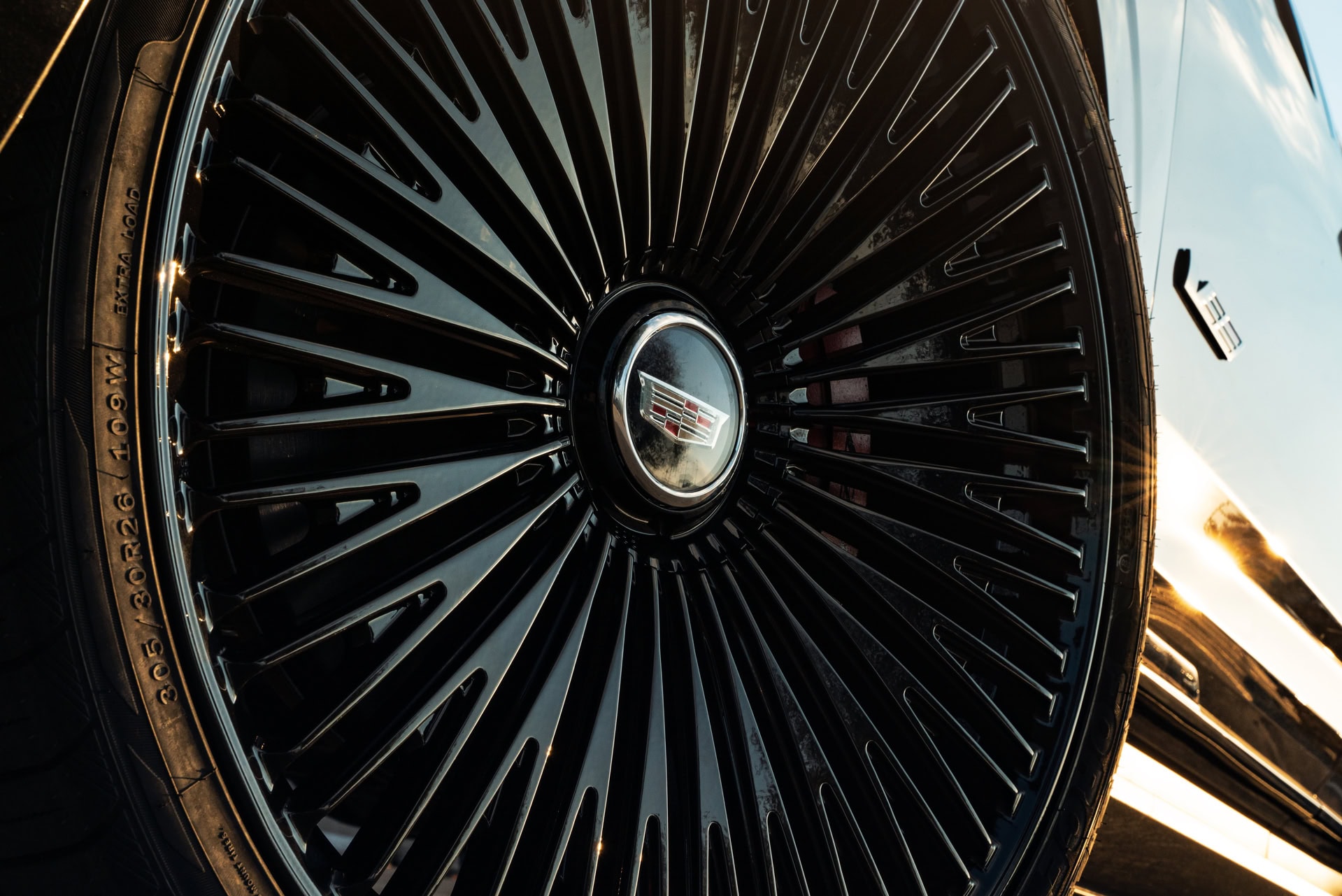 Cadillac Escalade | Black Raven | on 1886 G007 | Gloss Black