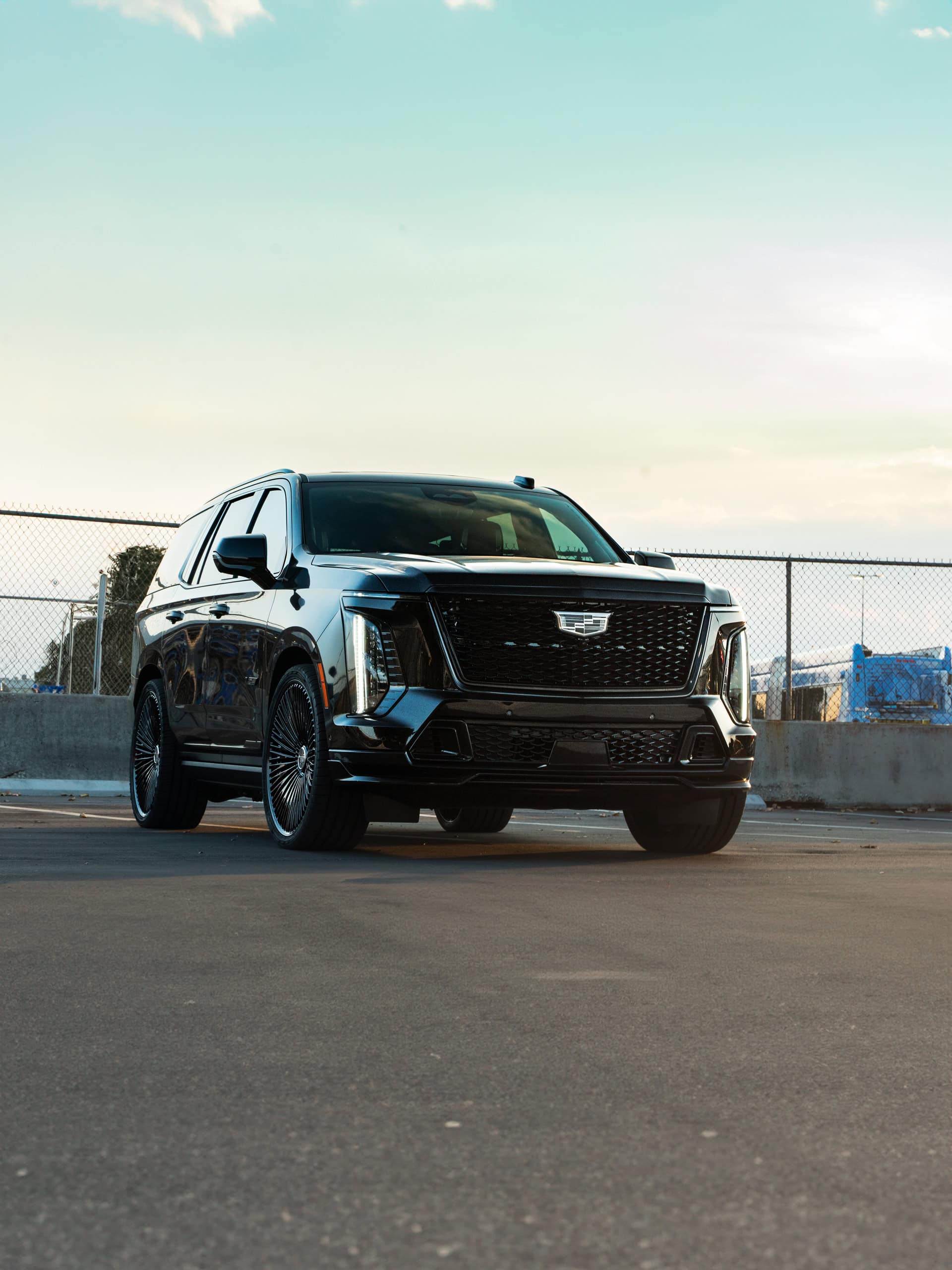 Cadillac Escalade | Black Raven | on 1886 G007 | Gloss Black