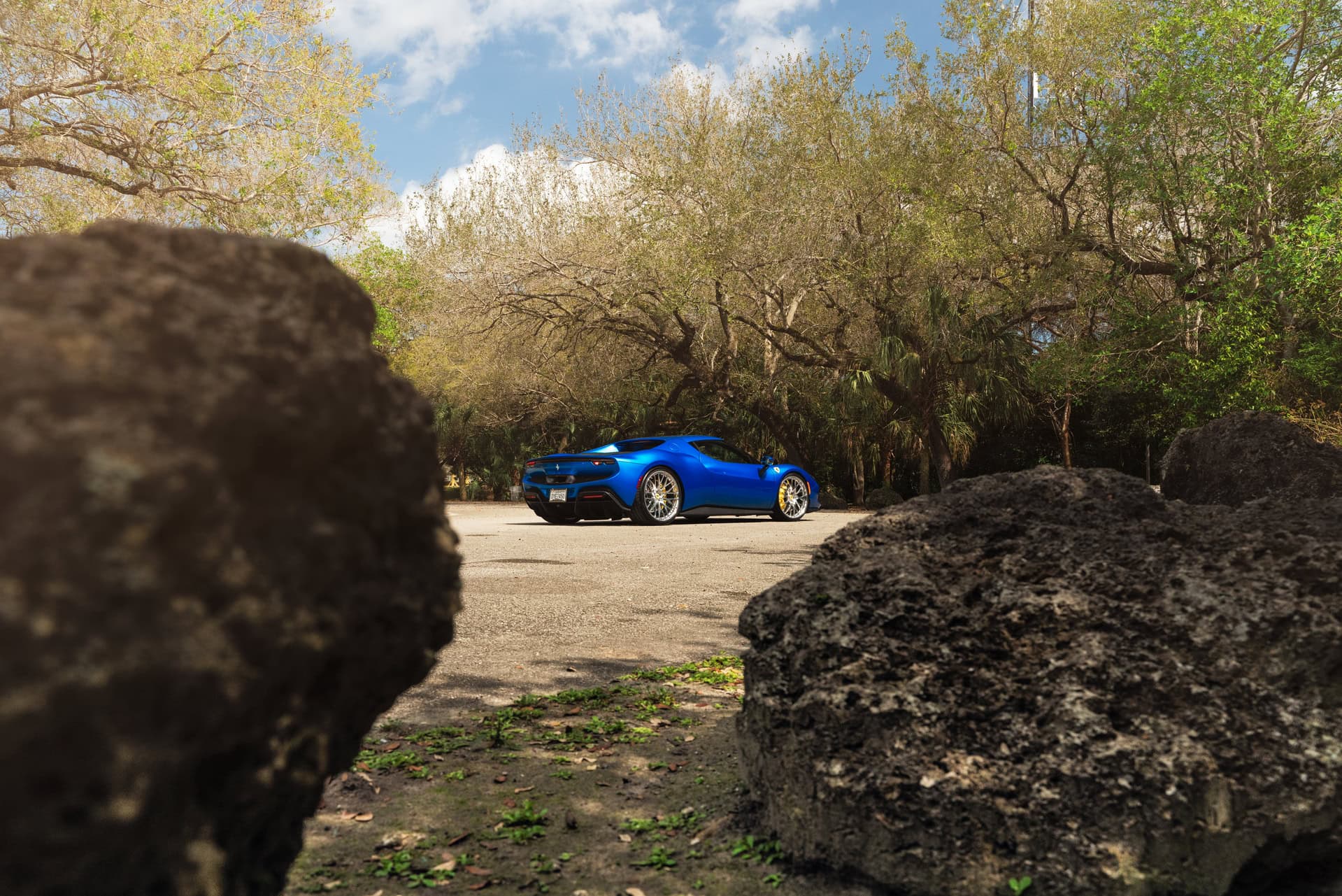 Photo 25 of Ferrari 296 GTB | Blue Corsa | on HRE 520M | Polished Clear