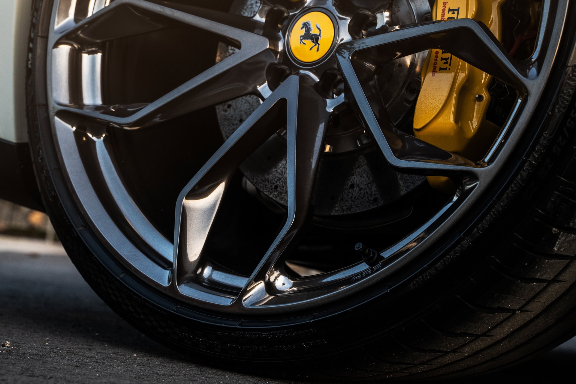 Ferrari GTC4 Lusso on HRE P201