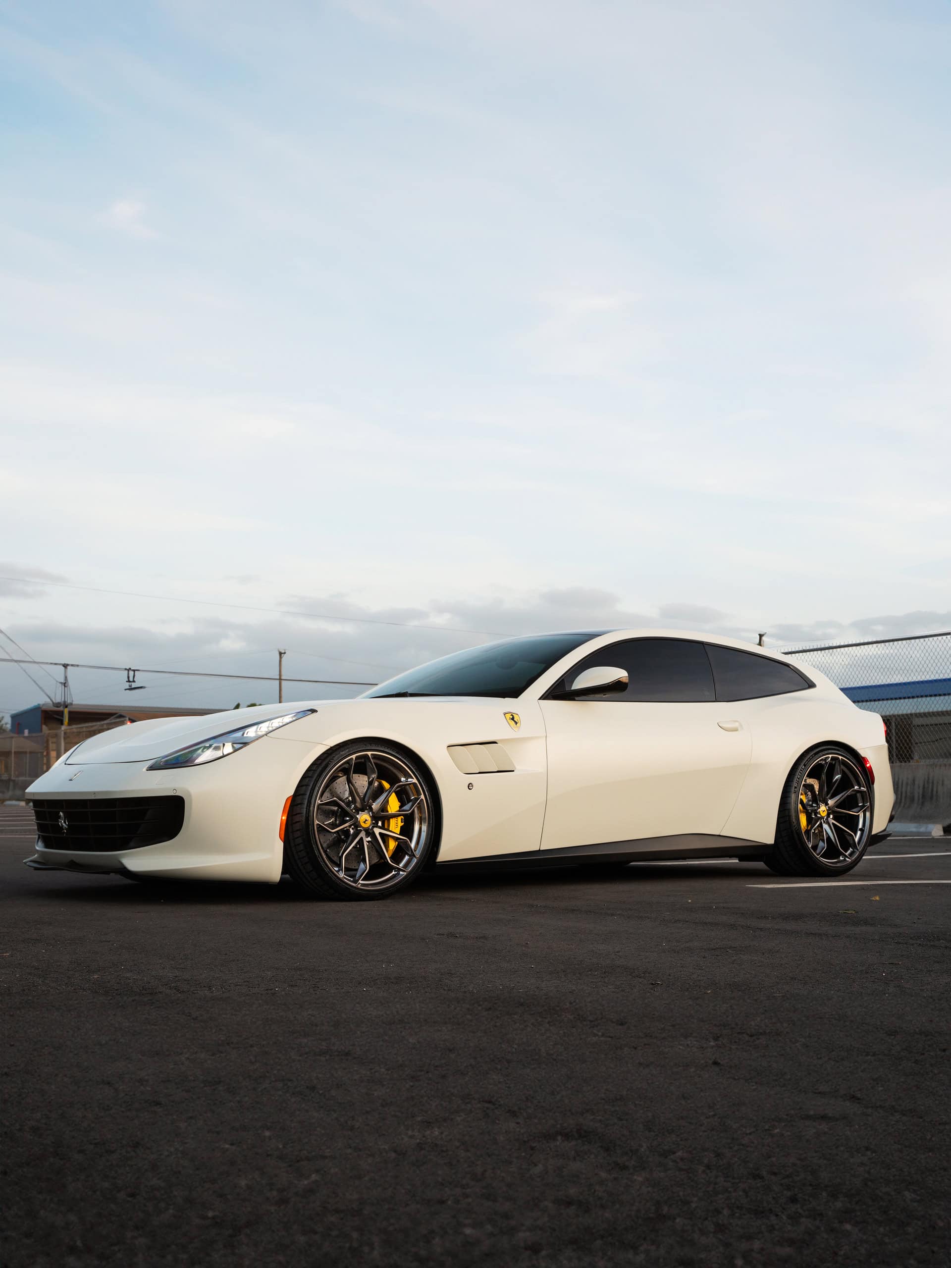 Photo 21 of Ferrari GTC4 Lusso on HRE P201
