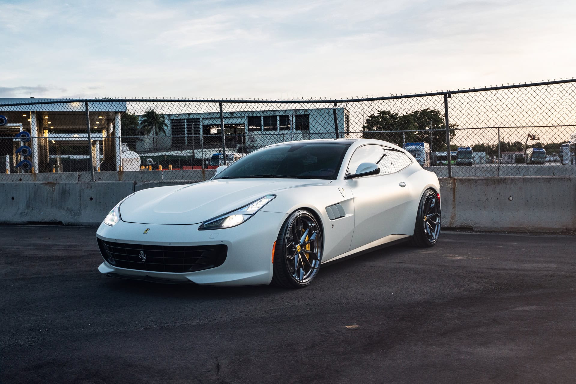 Photo 24 of Ferrari GTC4 Lusso on HRE P201
