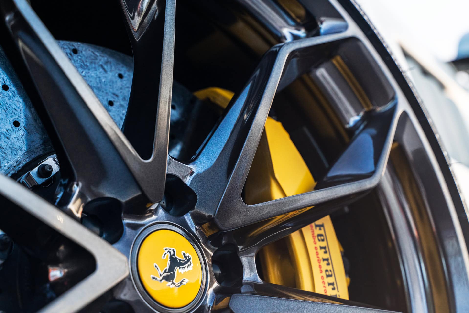 Ferrari GTC4 Lusso on HRE P201