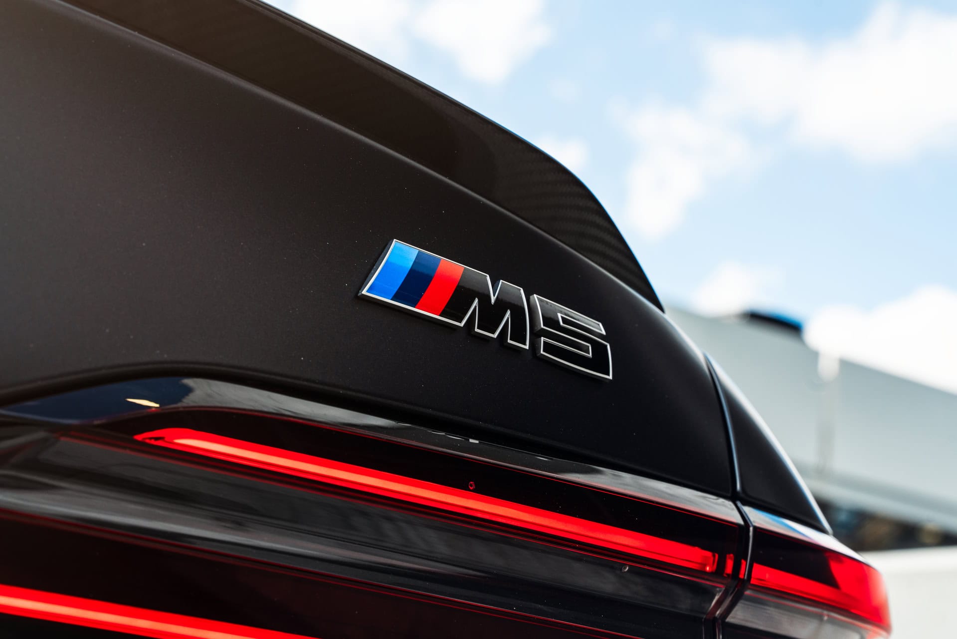BMW G90 M5 | | on 1886 S009 | Satin Charcoal