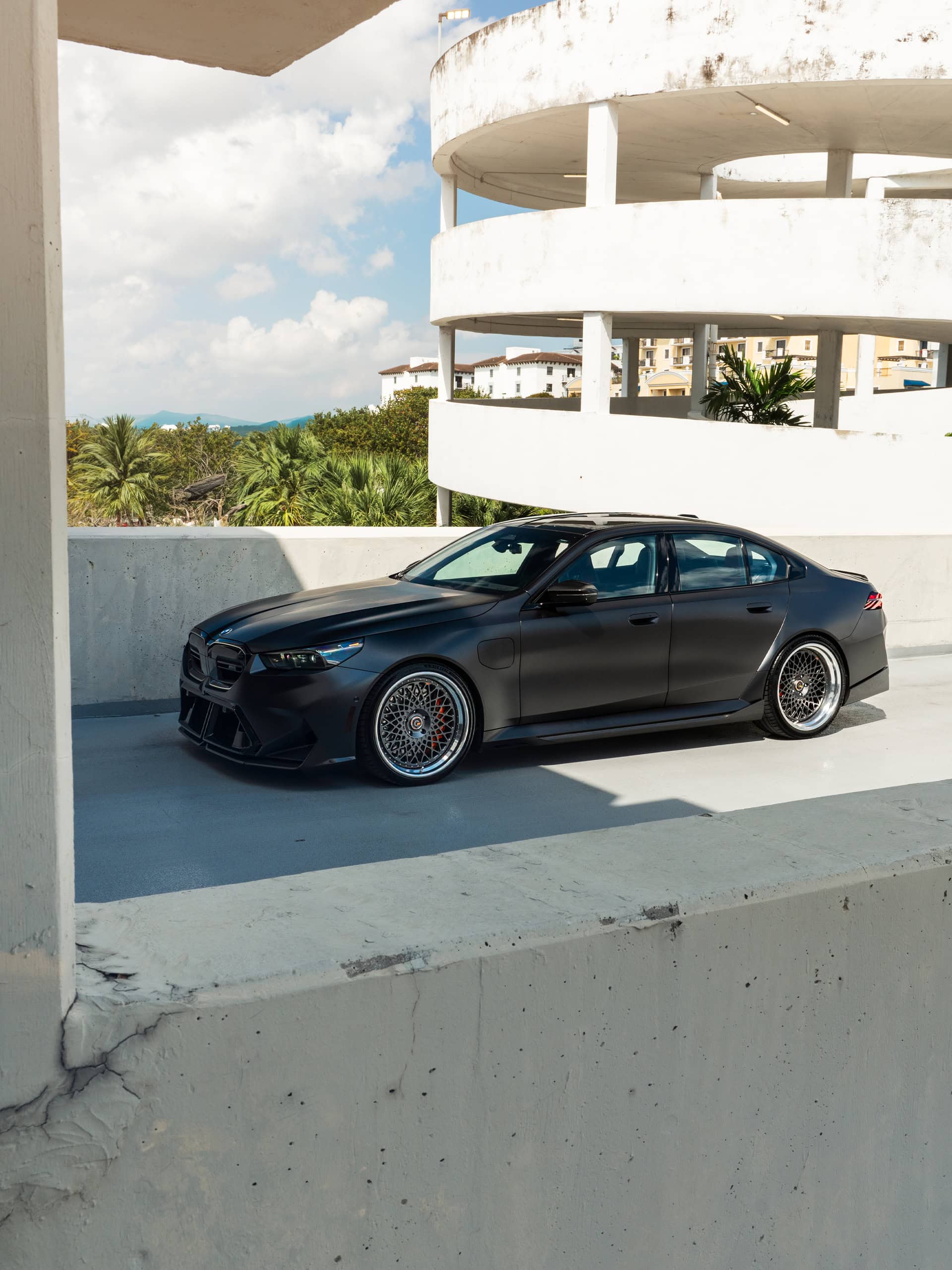 BMW G90 M5 | | on 1886 S009 | Satin Charcoal