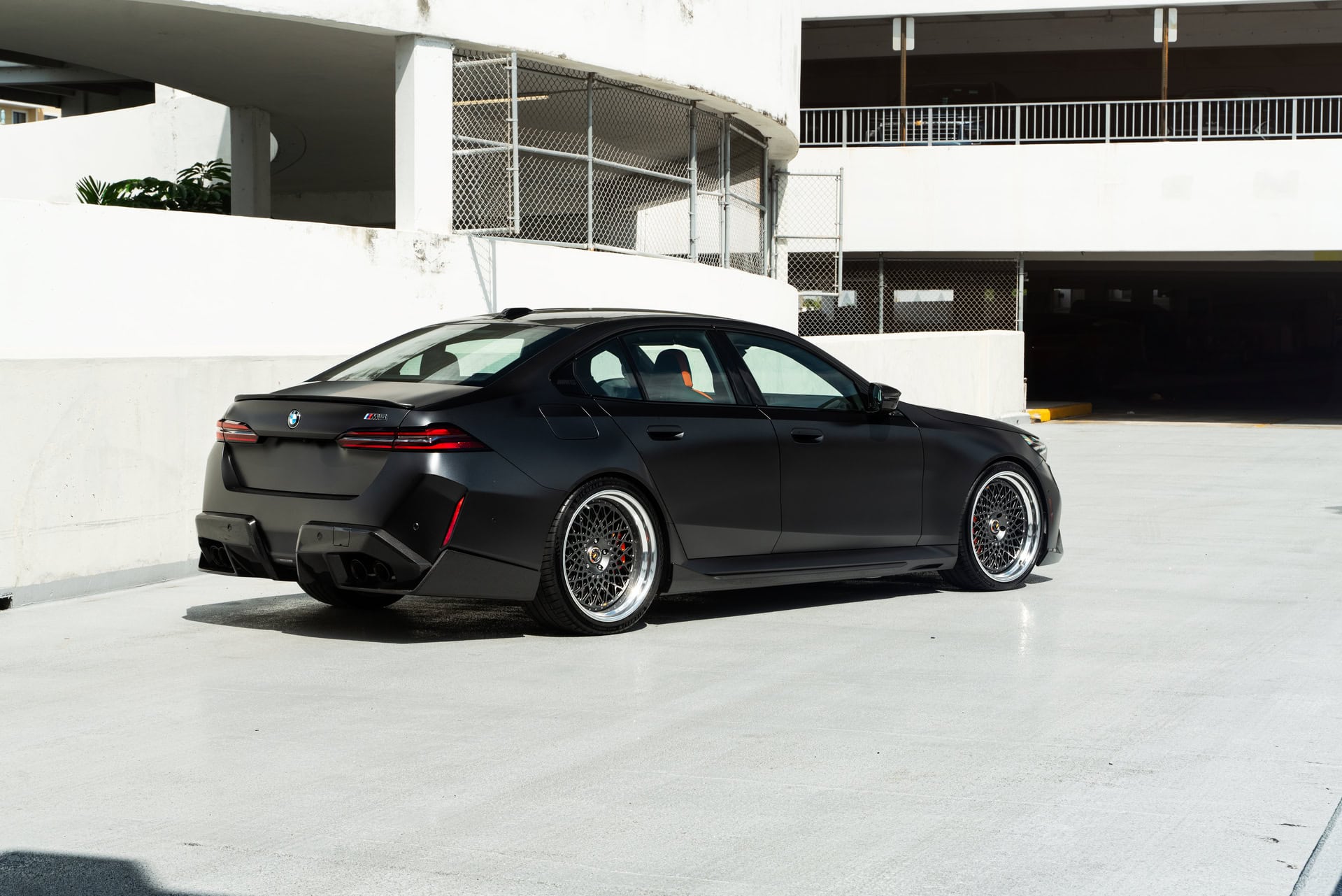 BMW G90 M5 | | on 1886 S009 | Satin Charcoal