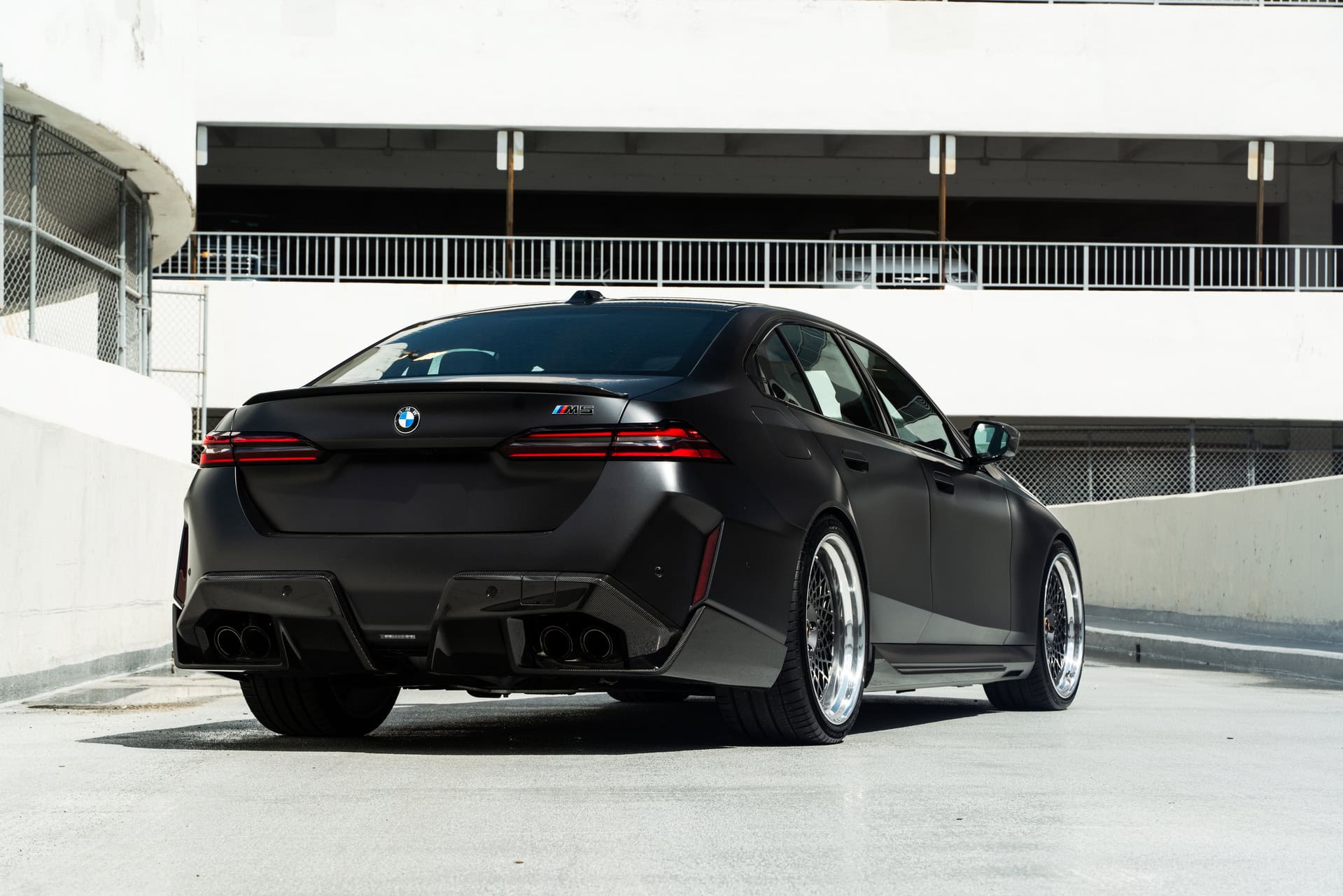 BMW G90 M5 | | on 1886 S009 | Satin Charcoal