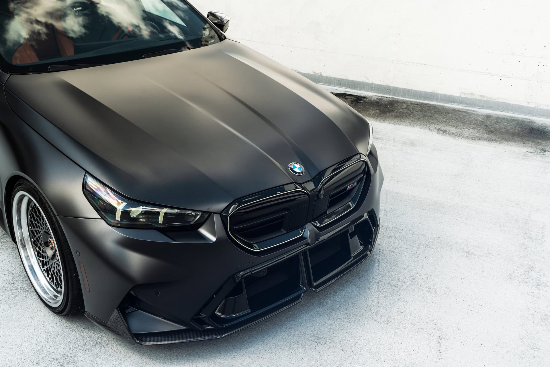 BMW G90 M5 | | on 1886 S009 | Satin Charcoal