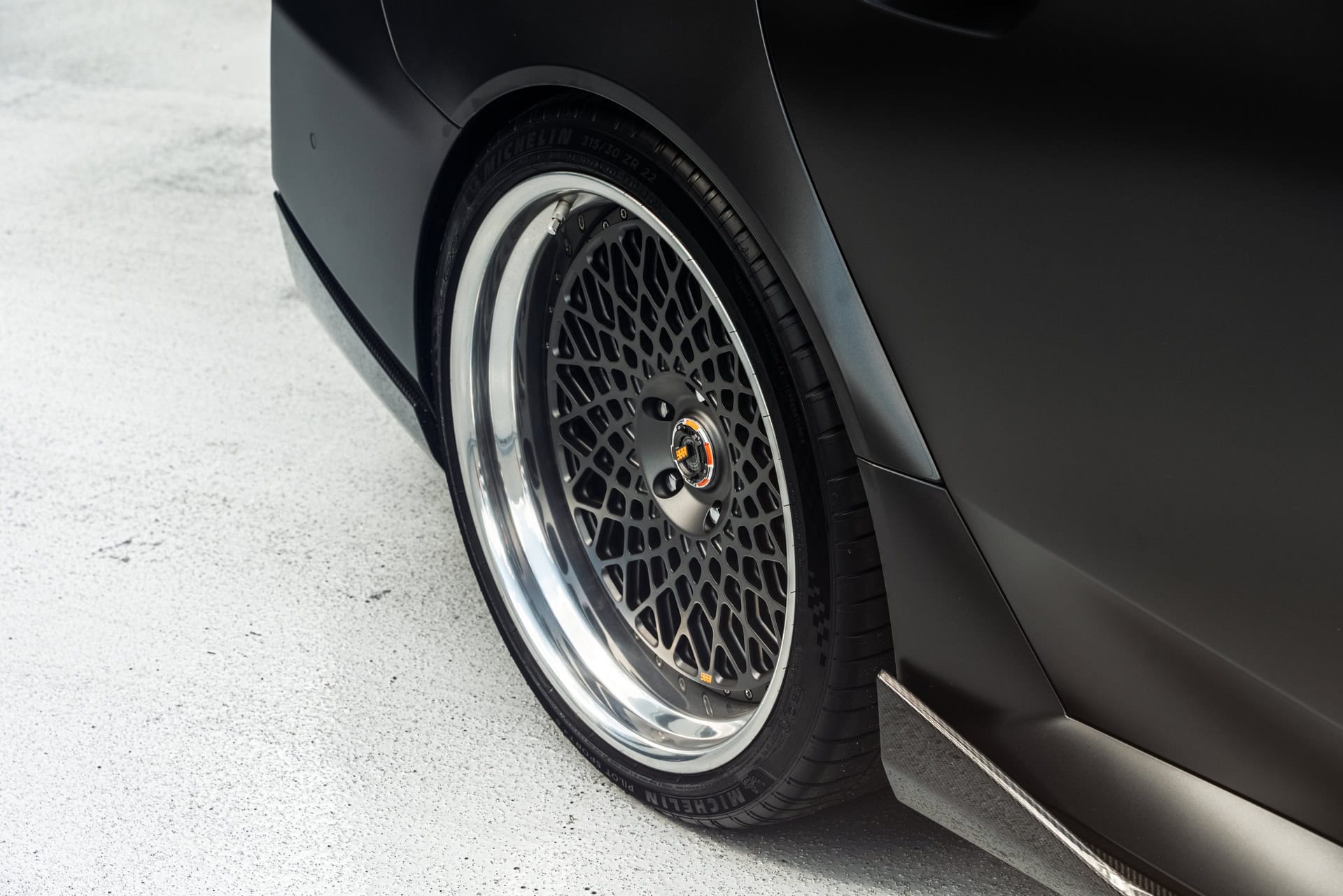 BMW G90 M5 | | on 1886 S009 | Satin Charcoal