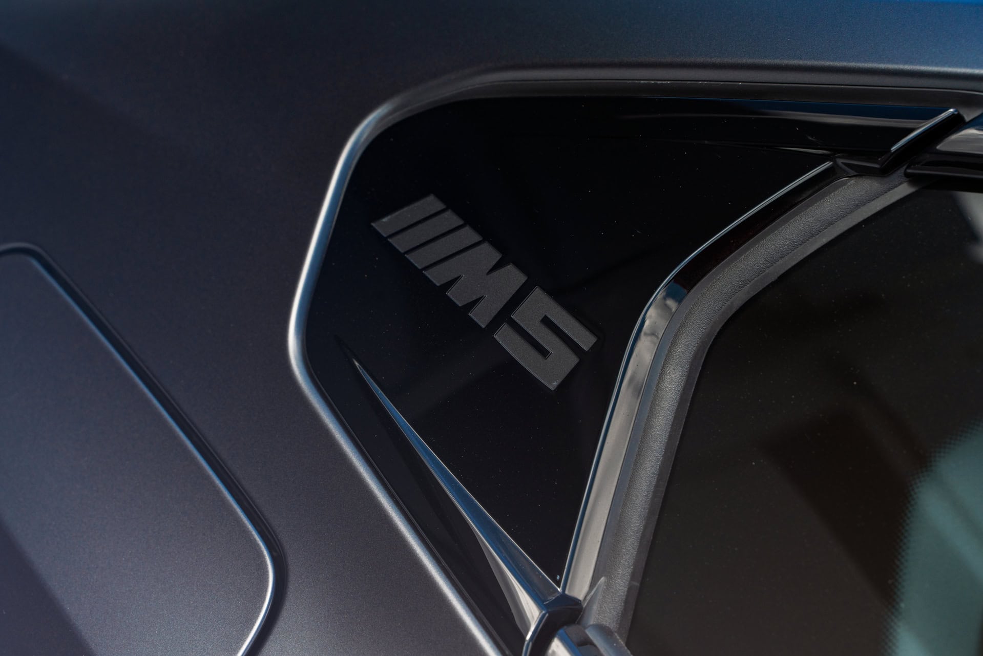 BMW G90 M5 | | on 1886 S009 | Satin Charcoal