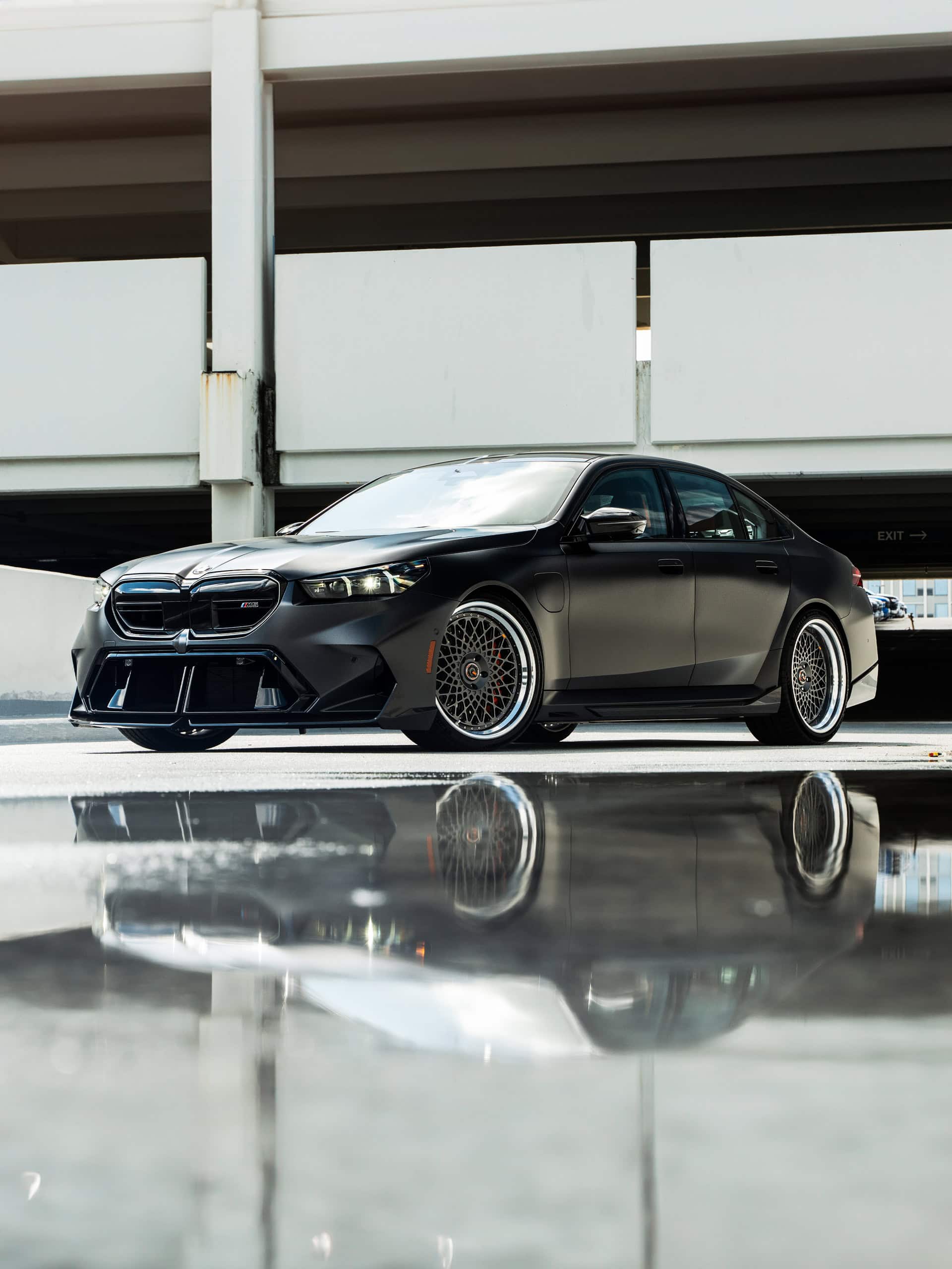 BMW G90 M5 | | on 1886 S009 | Satin Charcoal