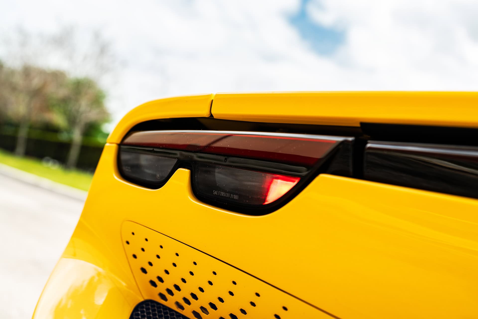 Ferrari 296 GTB | Giallo Modena | on ANRKY AN27 | Gloss White