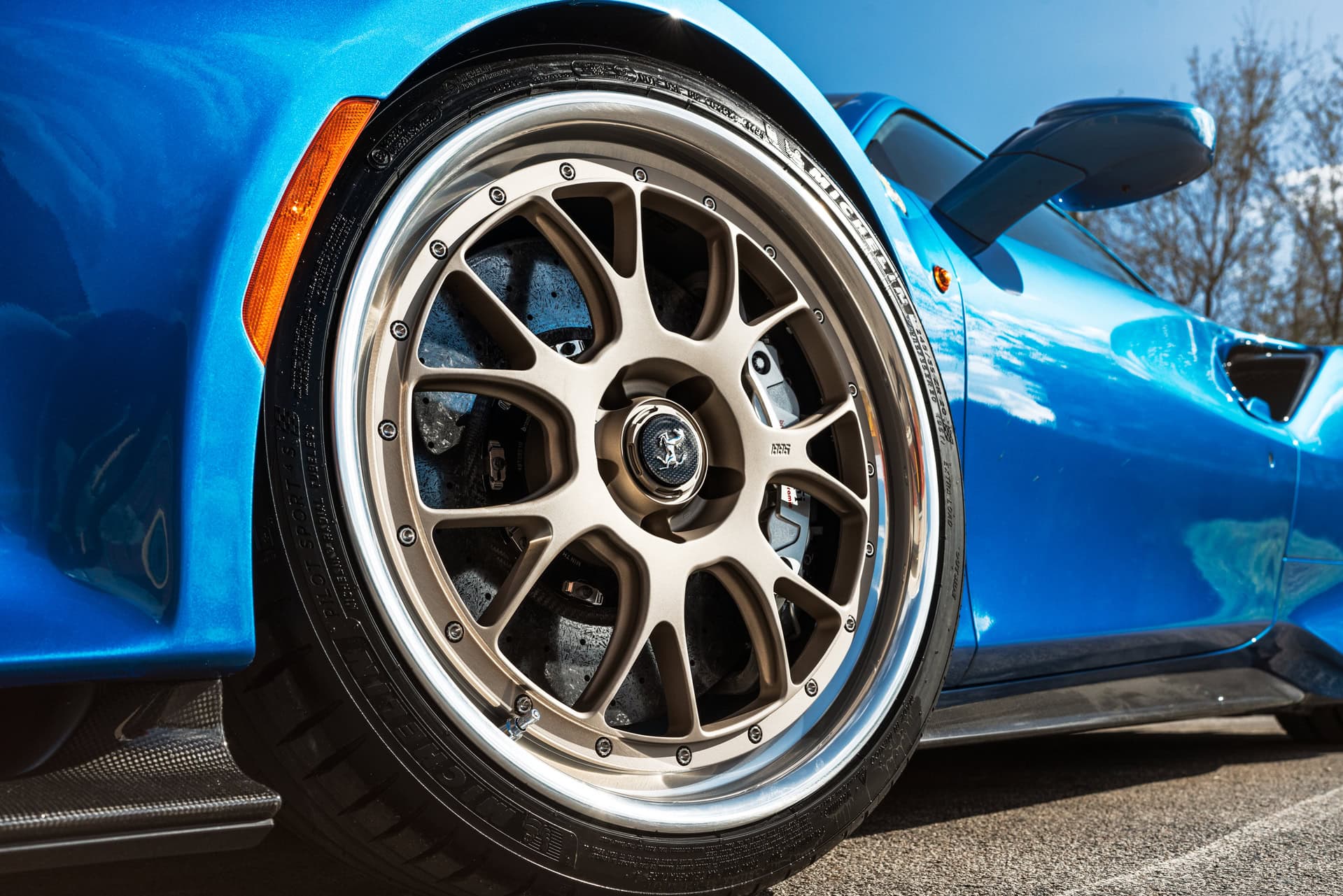 Ferrari 488 Pista | Blu Corza | on 1886 S014 | Satin White Gold