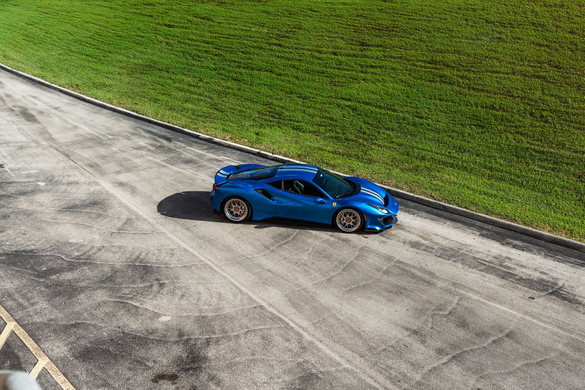 Ferrari 488 Pista | Blu Corza | on 1886 S014 | Satin White Gold