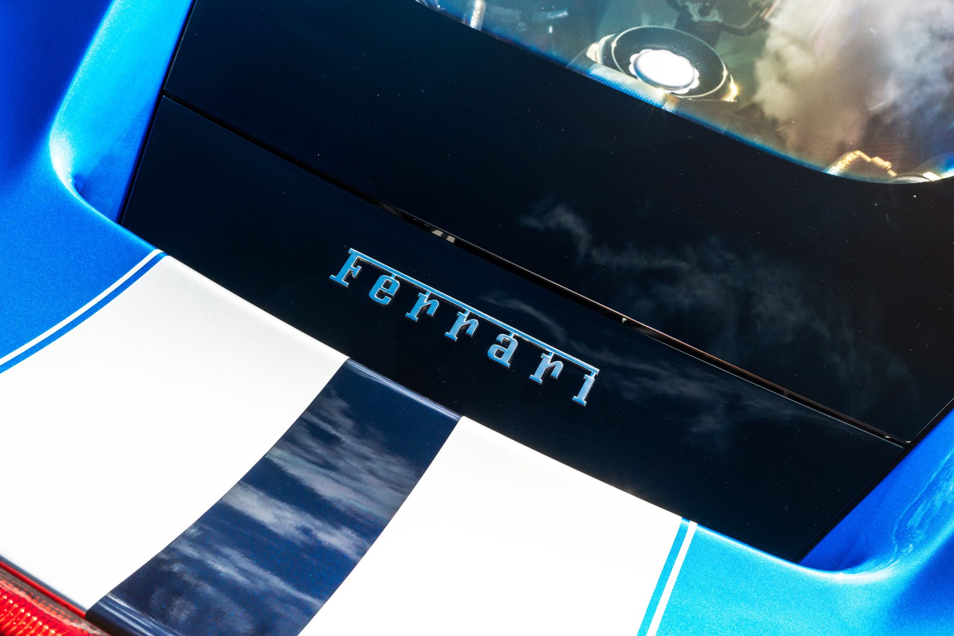 Ferrari 488 Pista | Blu Corza | on 1886 S014 | Satin White Gold