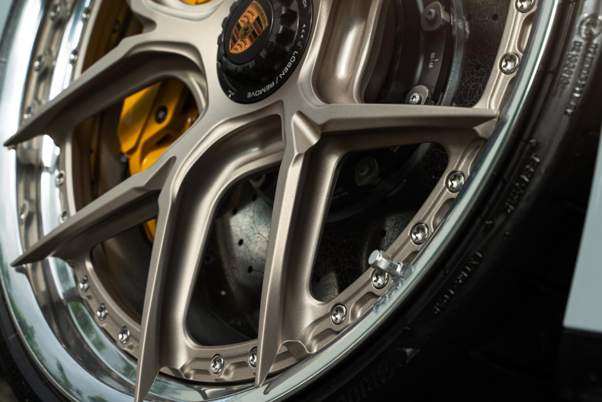 Porsche 992.2 GTS | Ice Gray Metallic | on HRE S101SC | Satin White Gold