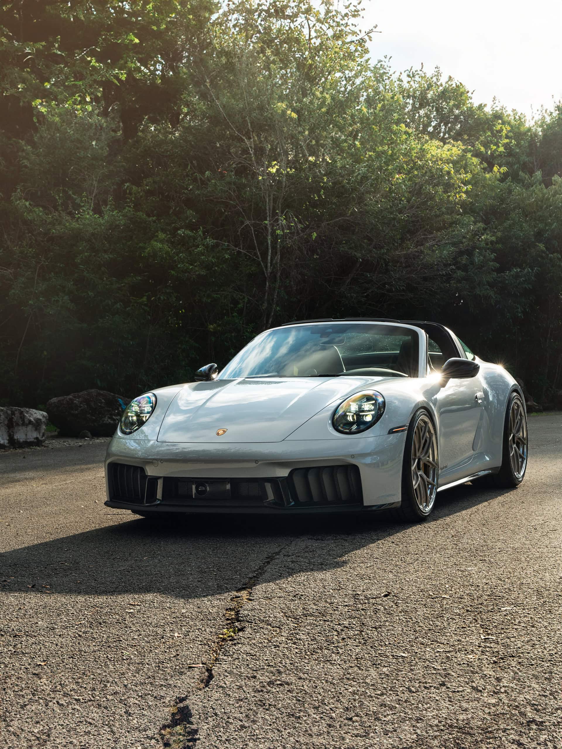 Porsche 992.2 GTS | Ice Gray Metallic | on HRE S101SC | Satin White Gold