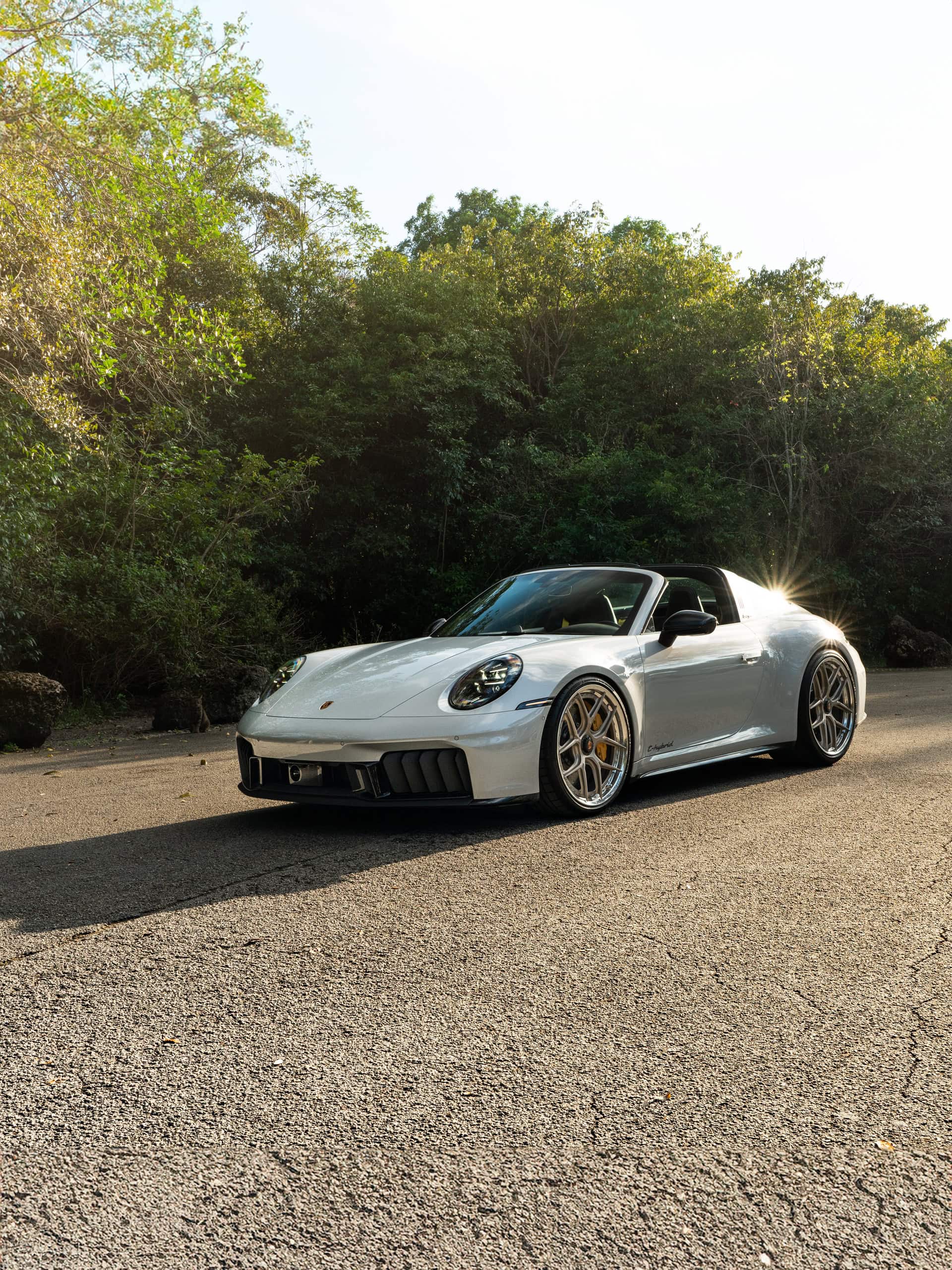 Porsche 992.2 GTS | Ice Gray Metallic | on HRE S101SC | Satin White Gold