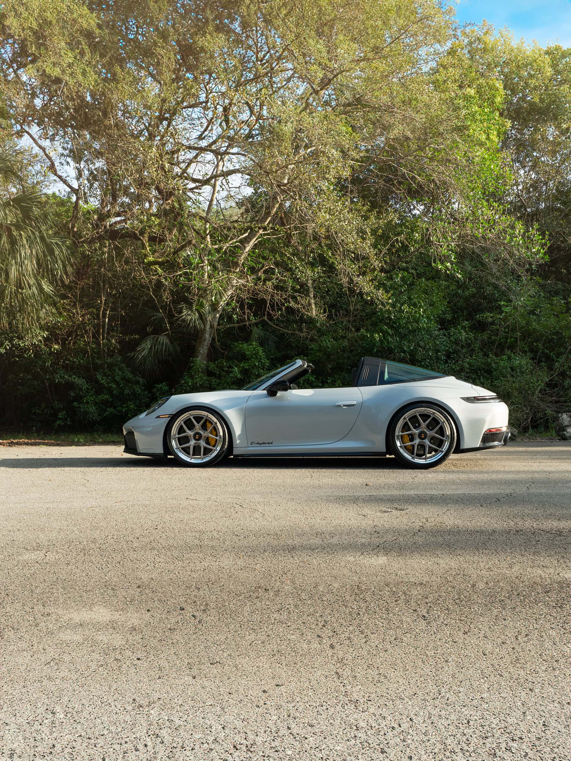 Porsche 992.2 GTS | Ice Gray Metallic | on HRE S101SC | Satin White Gold