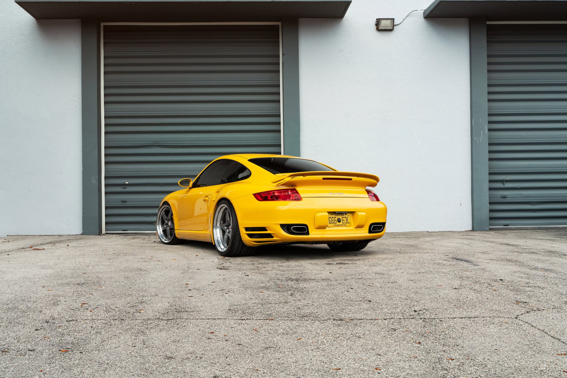 Porsche 997 Turbo | Signal Yellow | on HRE 527 FMR | Satin Charcoal