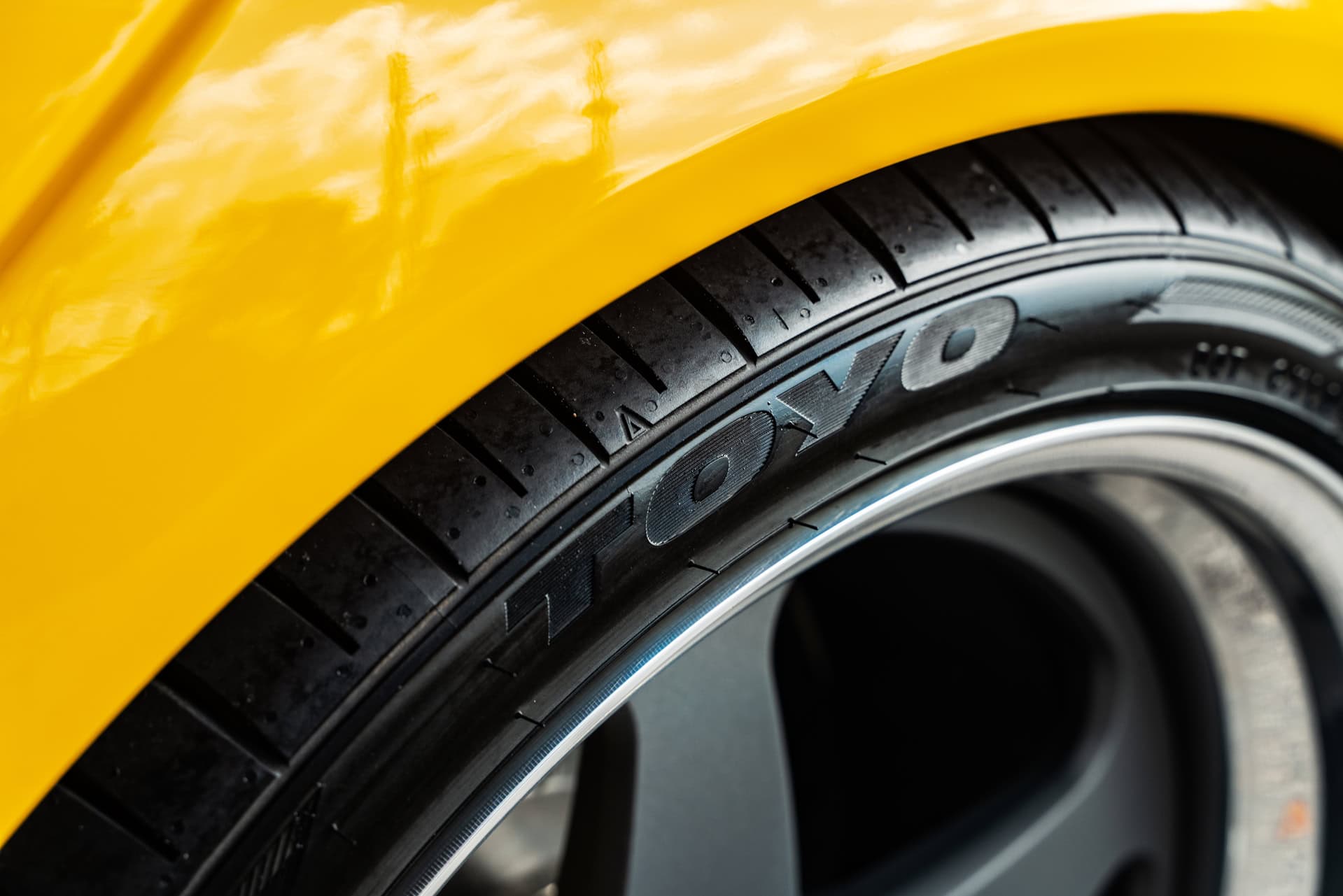 Porsche 997 Turbo | Signal Yellow | on HRE 527 FMR | Satin Charcoal