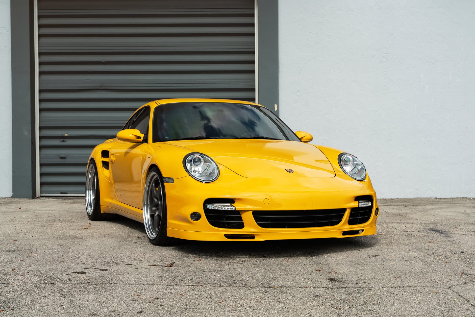Porsche 997 Turbo | Signal Yellow | on HRE 527 FMR | Satin Charcoal