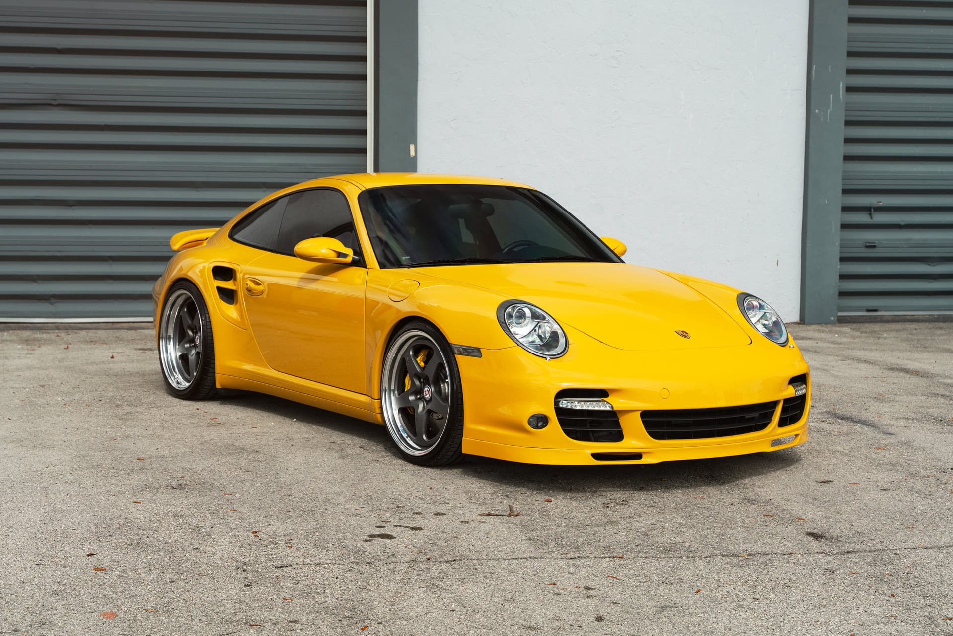 Porsche 997 Turbo | Signal Yellow | on HRE 527 FMR | Satin Charcoal
