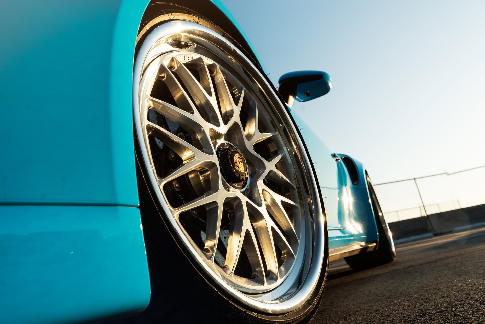 Porsche 992.1 Turbo S | Riviera Blue| on HRE 520 FMR | Brushed Clear