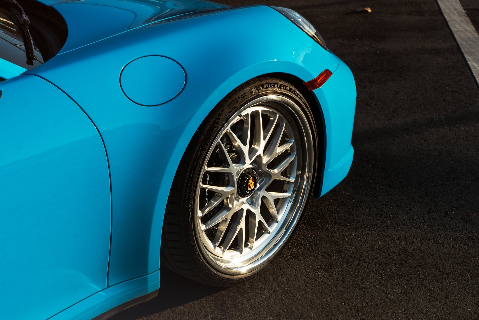 Porsche 992.1 Turbo S | Riviera Blue| on HRE 520 FMR | Brushed Clear