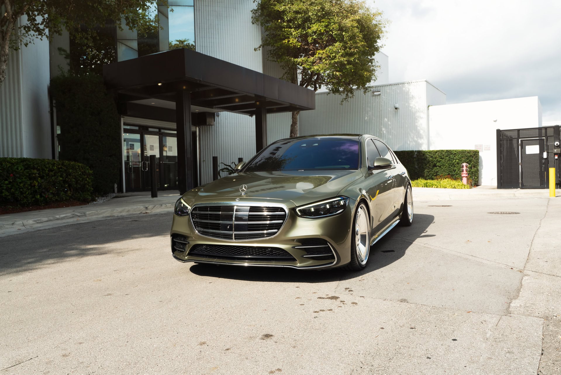Merecedes Benz W223 S580 | on Avant Garde  AGL93 | Polished Clear
