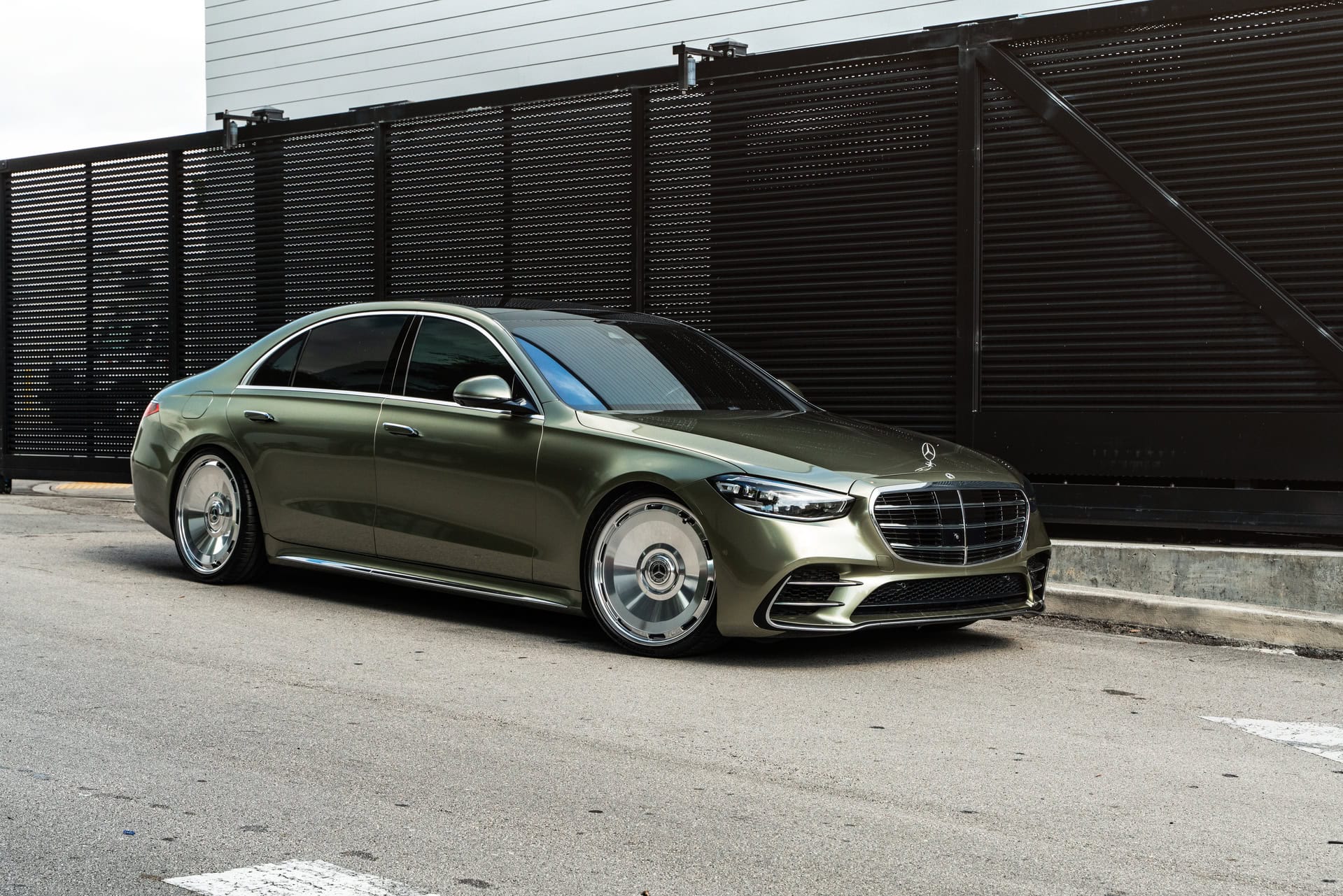Merecedes Benz W223 S580 | on Avant Garde  AGL93 | Polished Clear