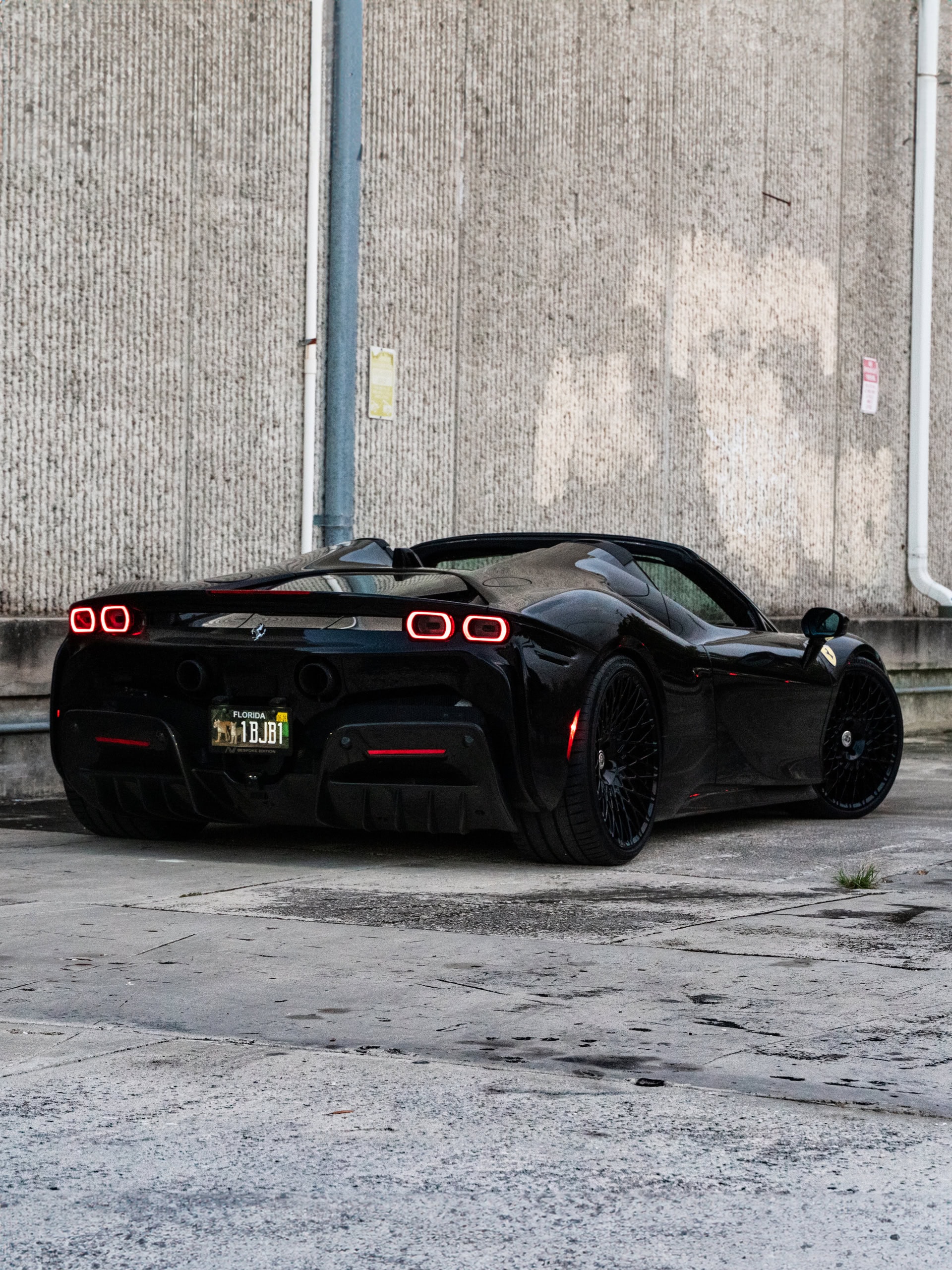 Ferrari SF90 | Nero | on HRE 501M | Gloss Black