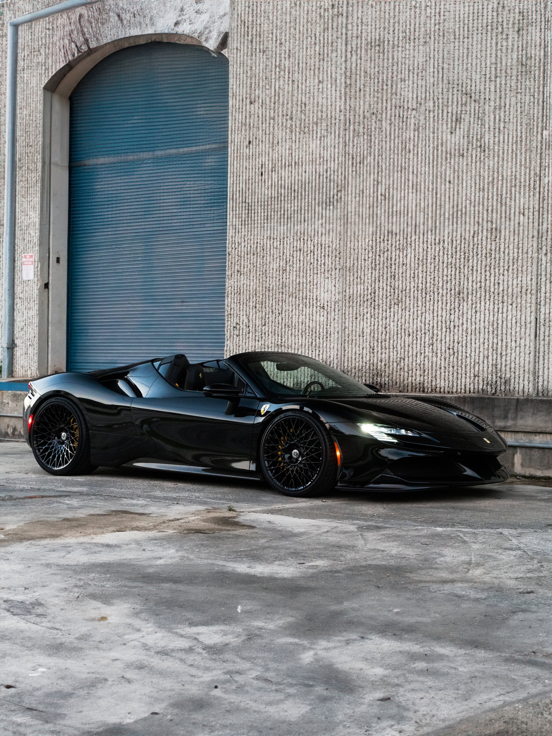 Ferrari SF90 | Nero | on HRE 501M | Gloss Black