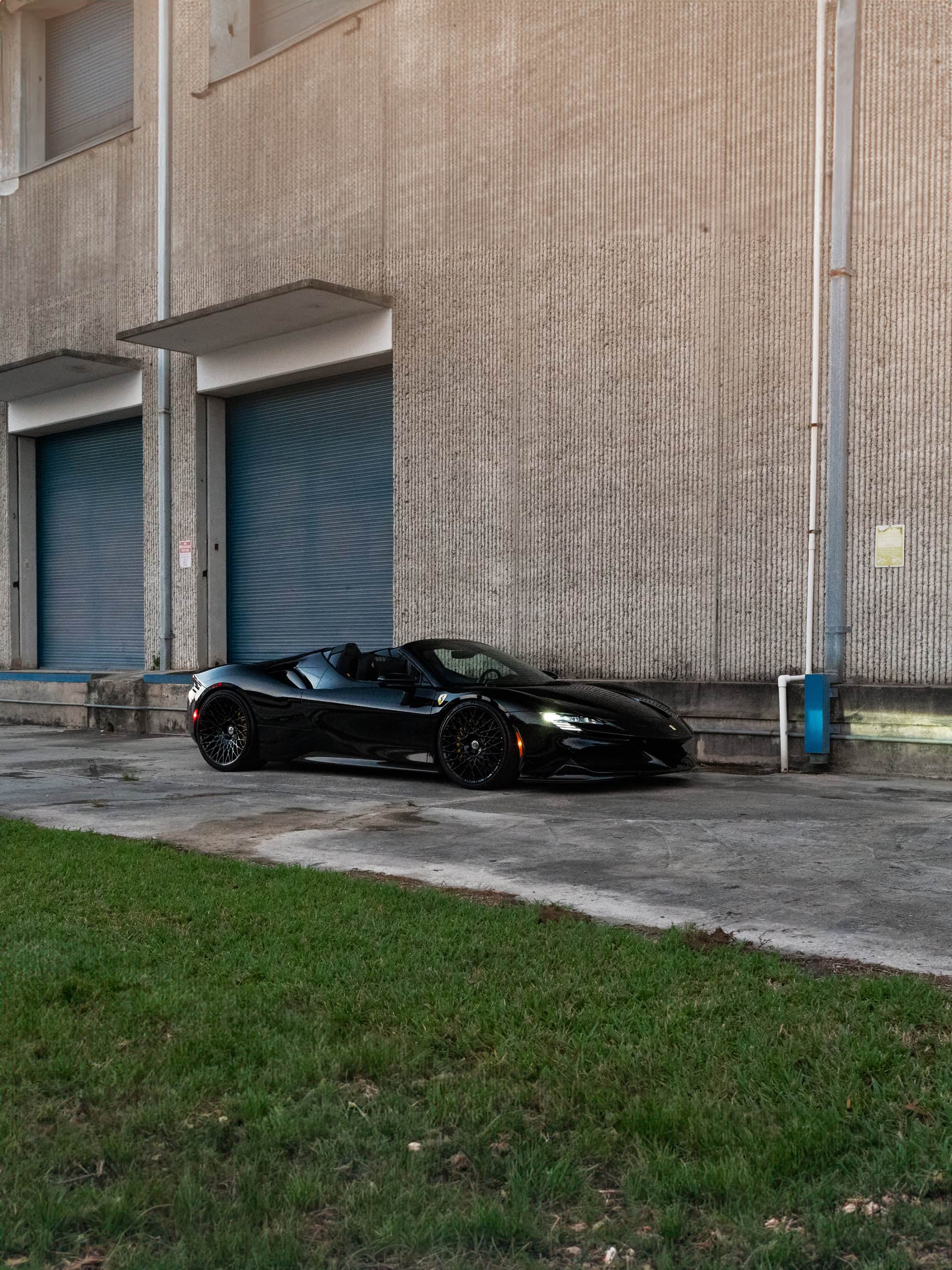 Ferrari SF90 | Nero | on HRE 501M | Gloss Black