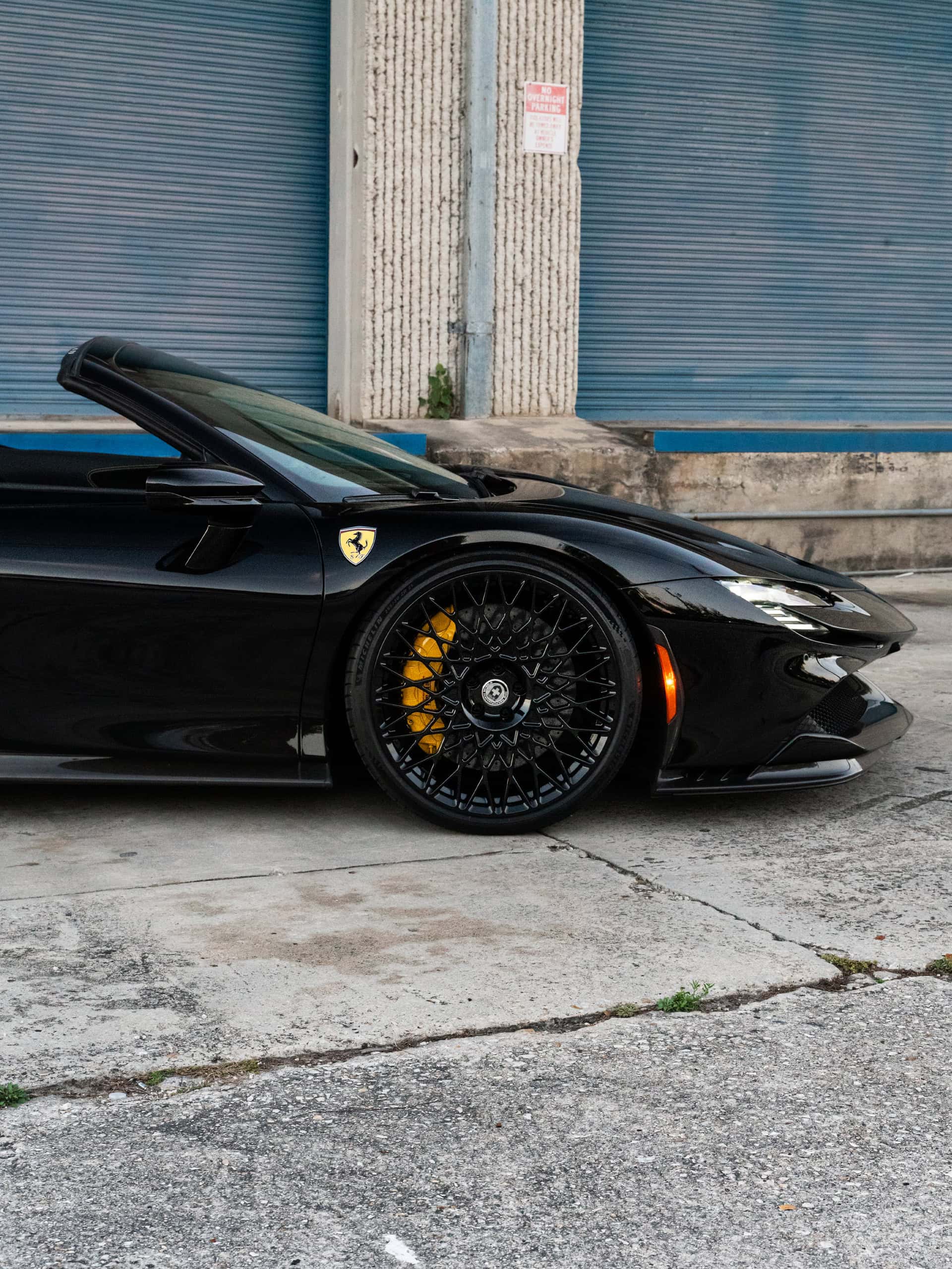 Ferrari SF90 | Nero | on HRE 501M | Gloss Black