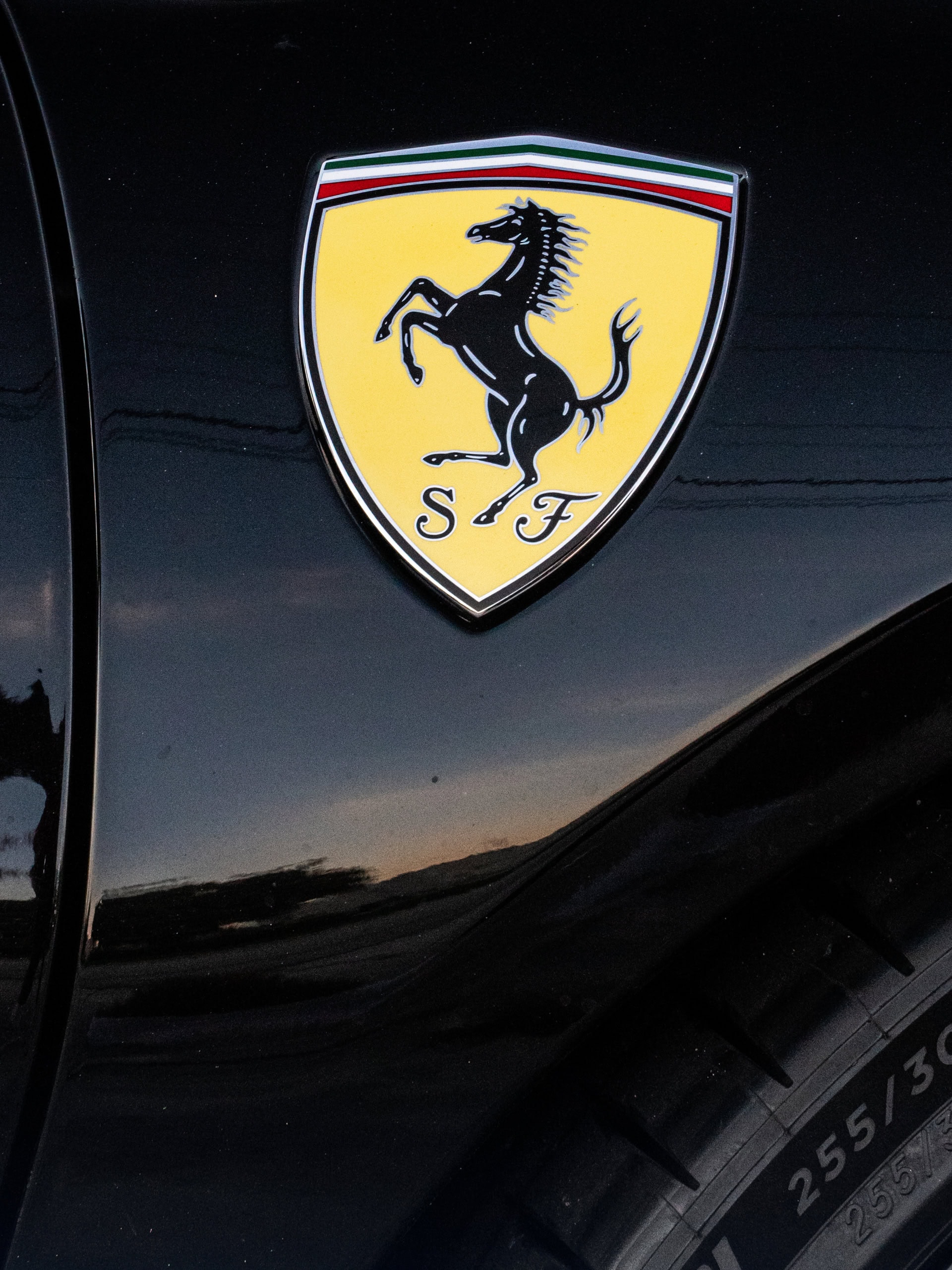 Ferrari SF90 | Nero | on HRE 501M | Gloss Black