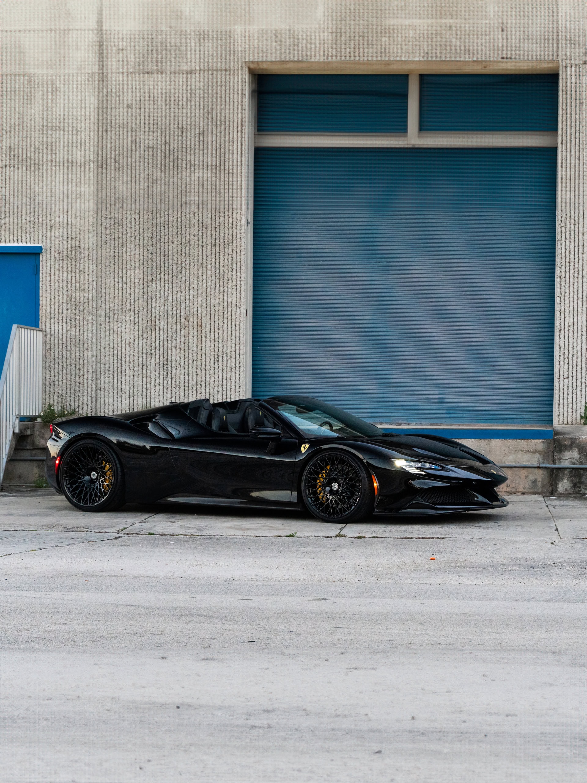 Ferrari SF90 | Nero | on HRE 501M | Gloss Black