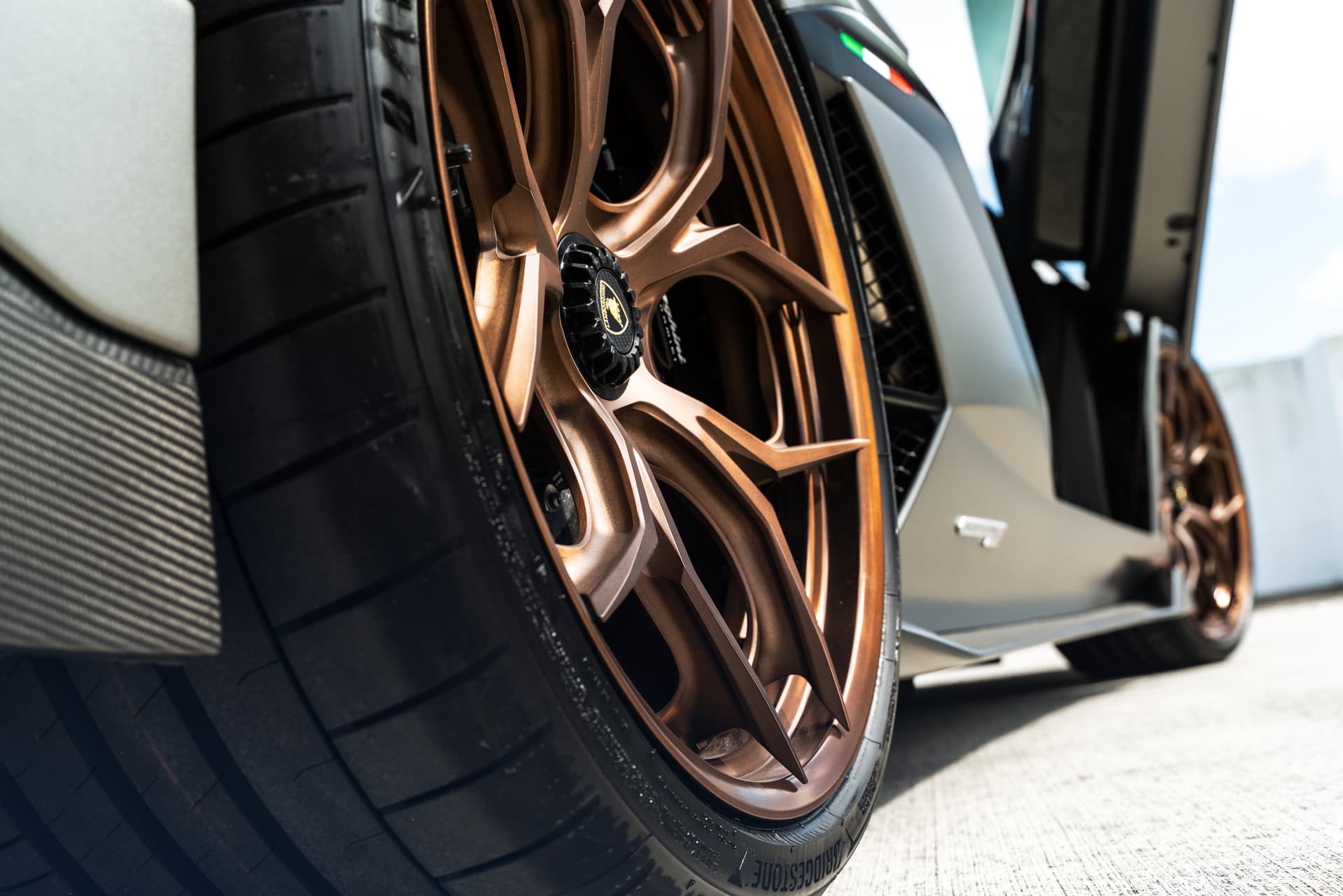 Photo 25 of Lamborghini Aventador SVJ Roadster | | on HRE S111SC | Polished Frozen Bronze