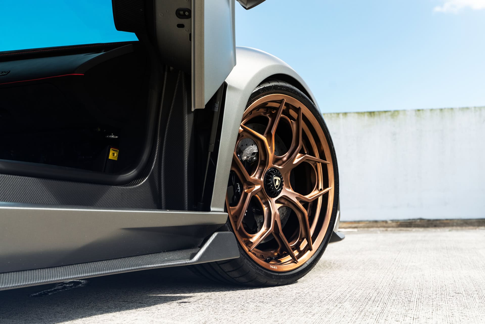 Photo 26 of Lamborghini Aventador SVJ Roadster | | on HRE S111SC | Polished Frozen Bronze