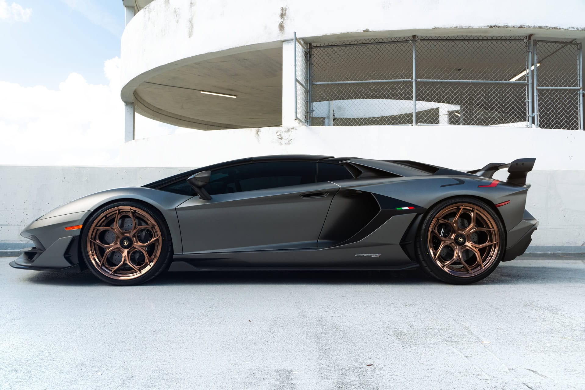 Photo 31 of Lamborghini Aventador SVJ Roadster | | on HRE S111SC | Polished Frozen Bronze