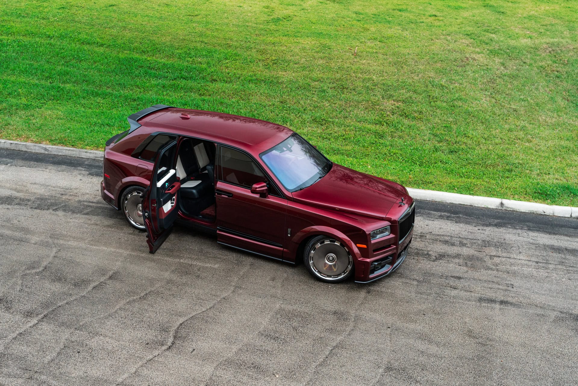 Urban Automitive Cullinan | | on HRE L108M | Polished Dark Clear