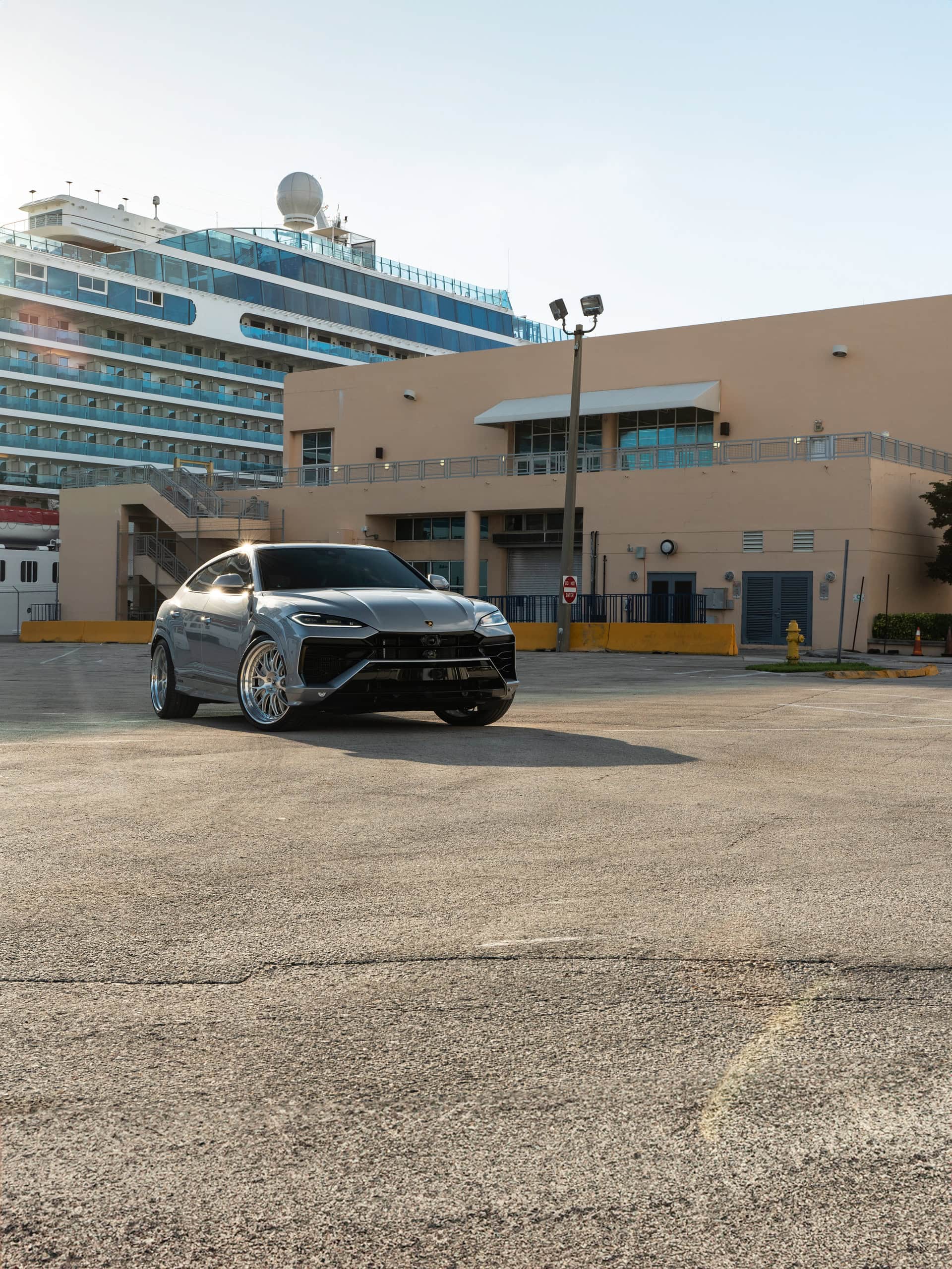 Lamborghini Urus SE | Grigio Nimbus | on 1886 S014 | Brushed Clear 
