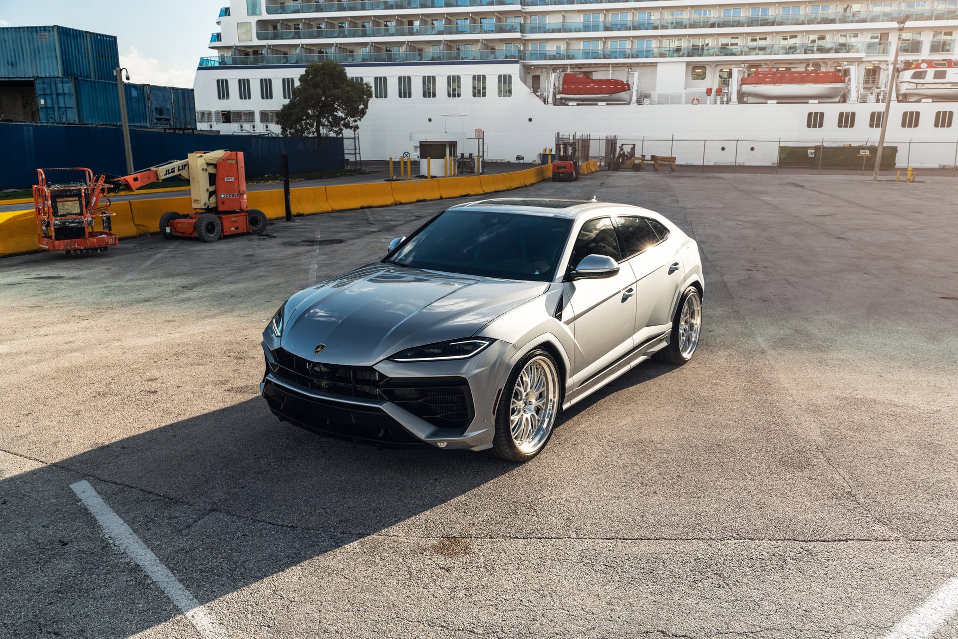Lamborghini Urus SE | Grigio Nimbus | on 1886 S014 | Brushed Clear 