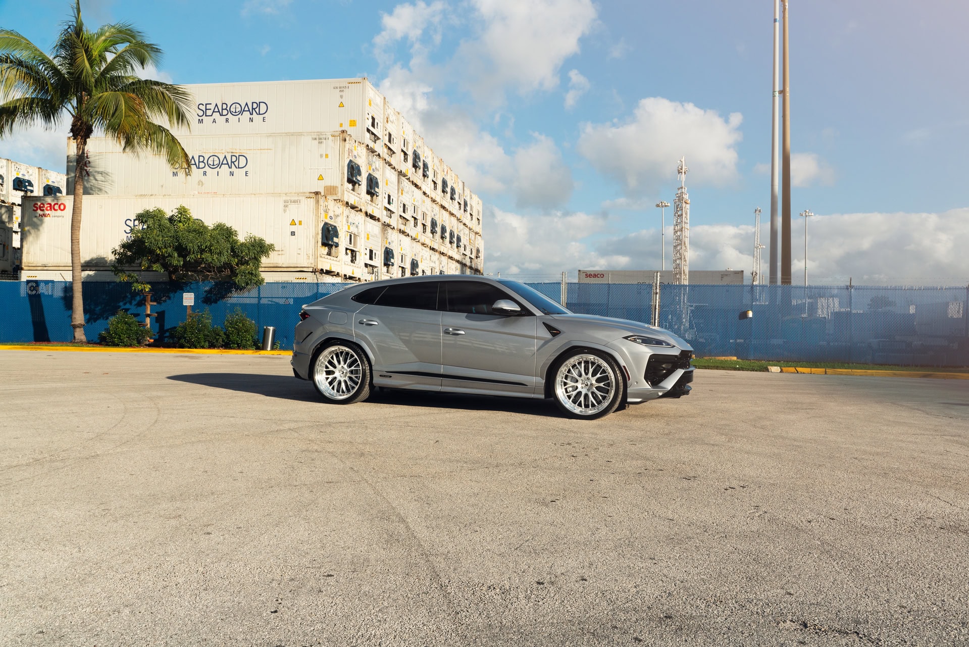 Lamborghini Urus SE | Grigio Nimbus | on 1886 S014 | Brushed Clear 