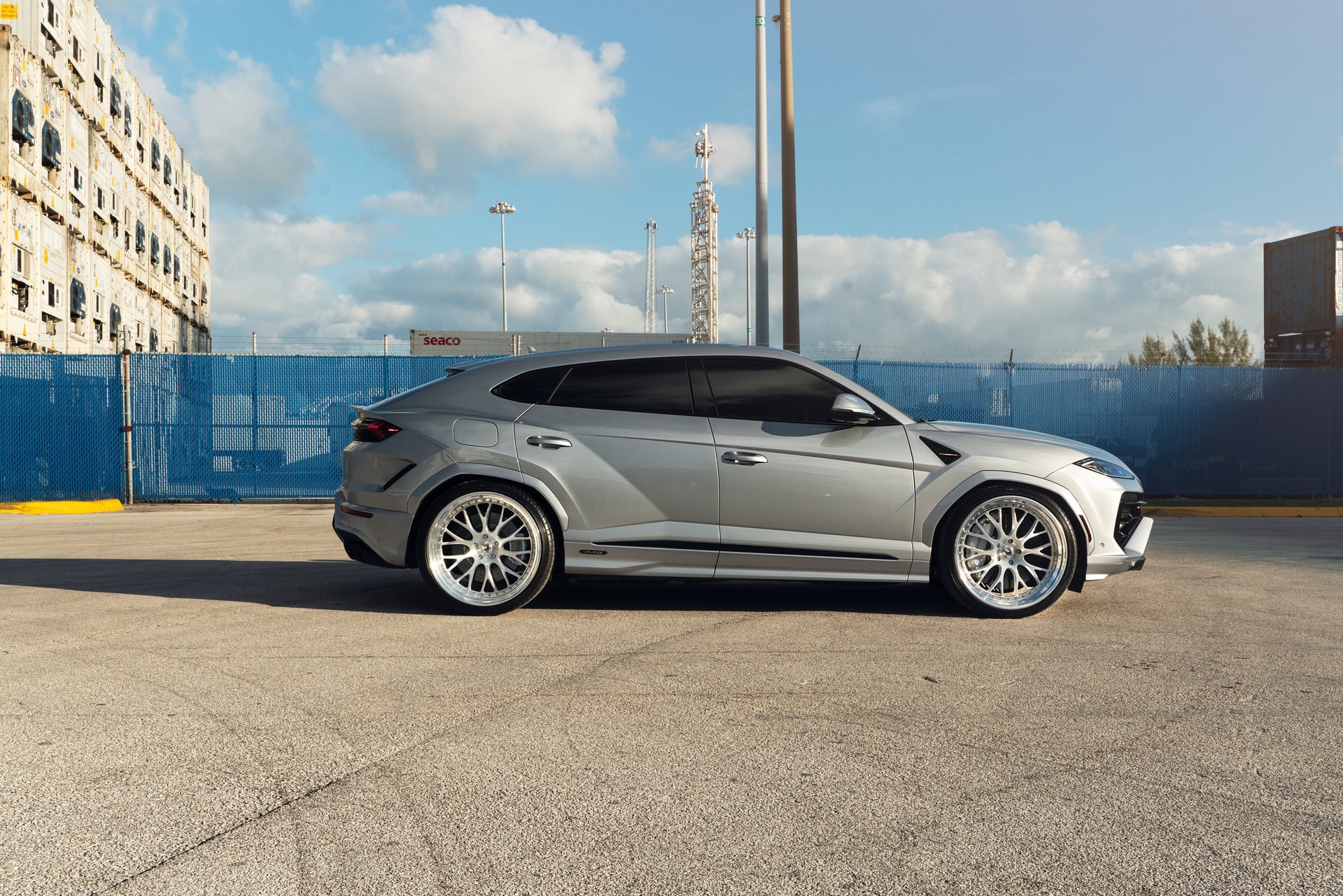 Lamborghini Urus SE | Grigio Nimbus | on 1886 S014 | Brushed Clear 