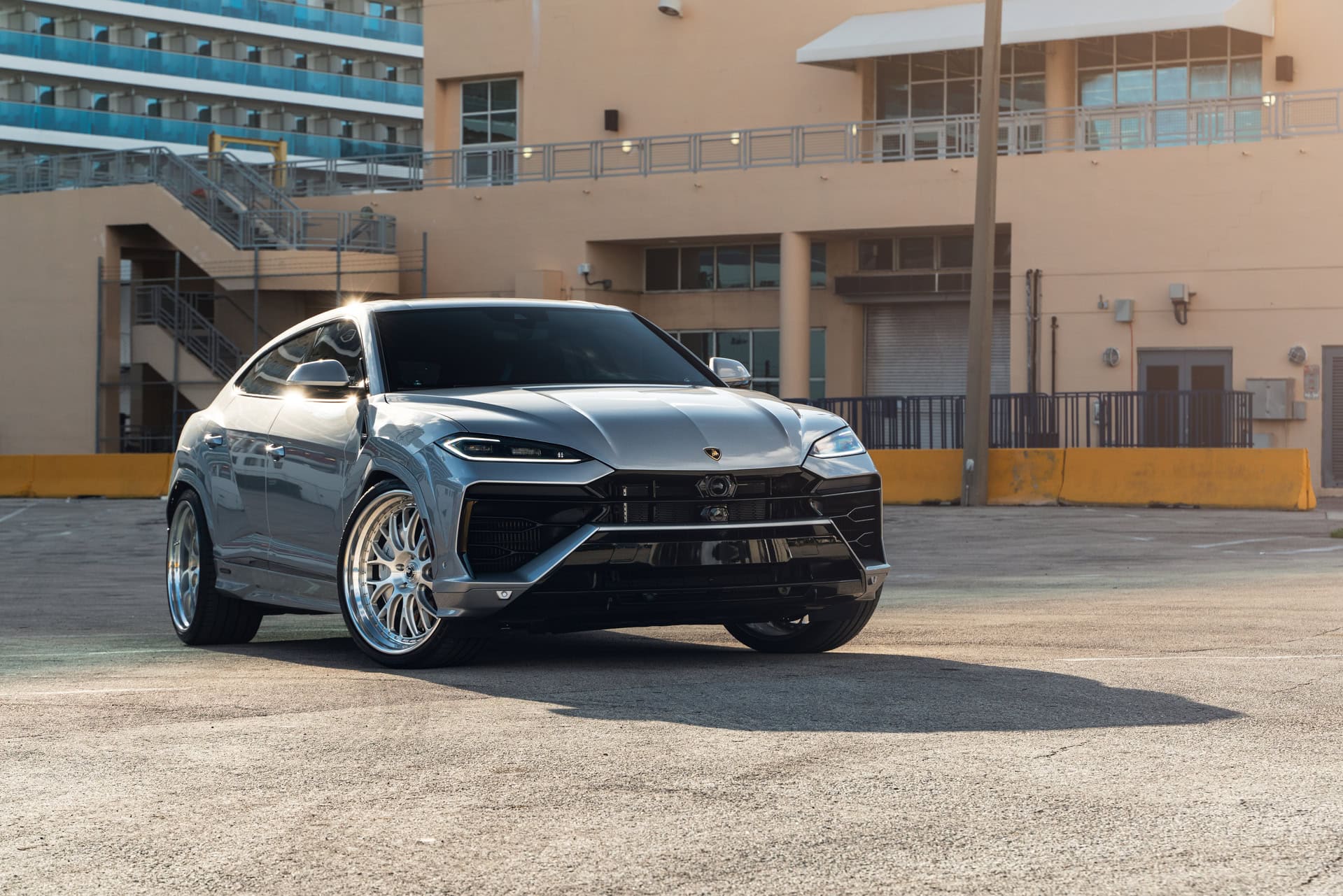 Lamborghini Urus SE | Grigio Nimbus | on 1886 S014 | Brushed Clear 