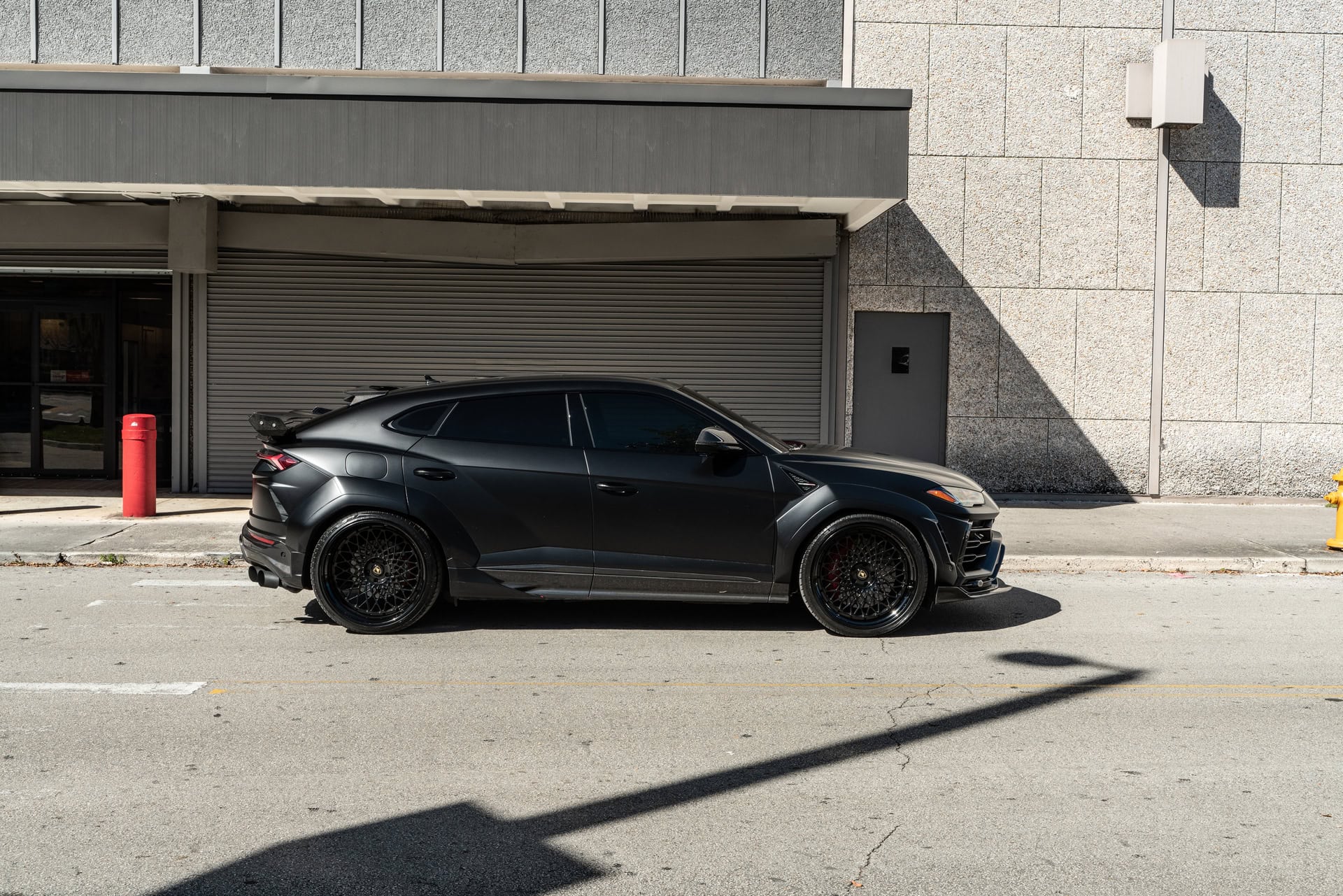 1016 Industries: Urus | Nero Noctis | on 1886 S009 | Satin Black