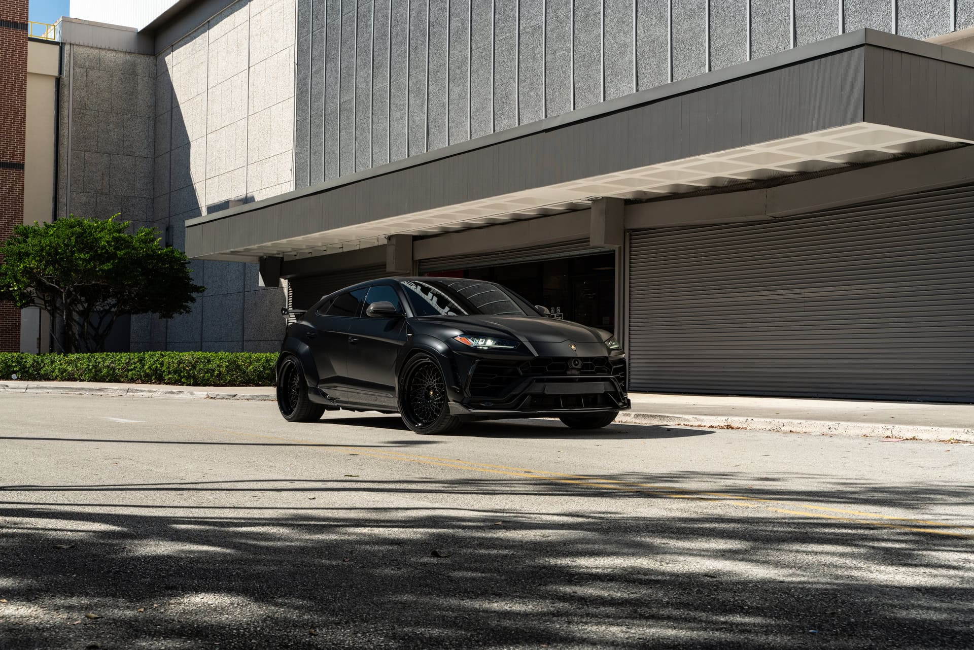 1016 Industries: Urus | Nero Noctis | on 1886 S009 | Satin Black